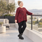 Flauschiges Strickoberteil in Rot/Schwarz mit ausgestellter A-Linie aus weichem Feinstrick
