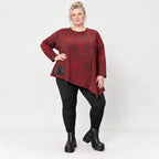 Langarmshirt aus flauschigem Feinstrick in Rot/Braun mit asymmetrischem Zipfelsaum