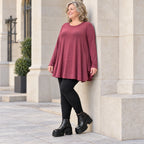 Bequemes Langarmshirt in sattem Bordeaux aus weichem Modal Stretch mit gerundeter Form