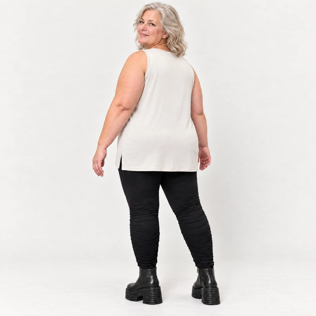 Ärmelloses Basic Top aus weichem Modal mit Stretch in Beige mit seitlichen Schlitzen