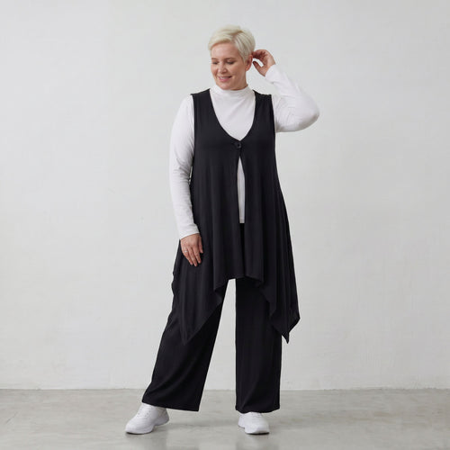 Gerade geschnittene Jerseyhose aus Viskosejersey in tiefem Schwarz mit elastischem Bund