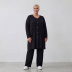 Elegante schwarze Jacke aus weichem Viskosejersey mit schmeichelndem Schnitt Knopfleiste