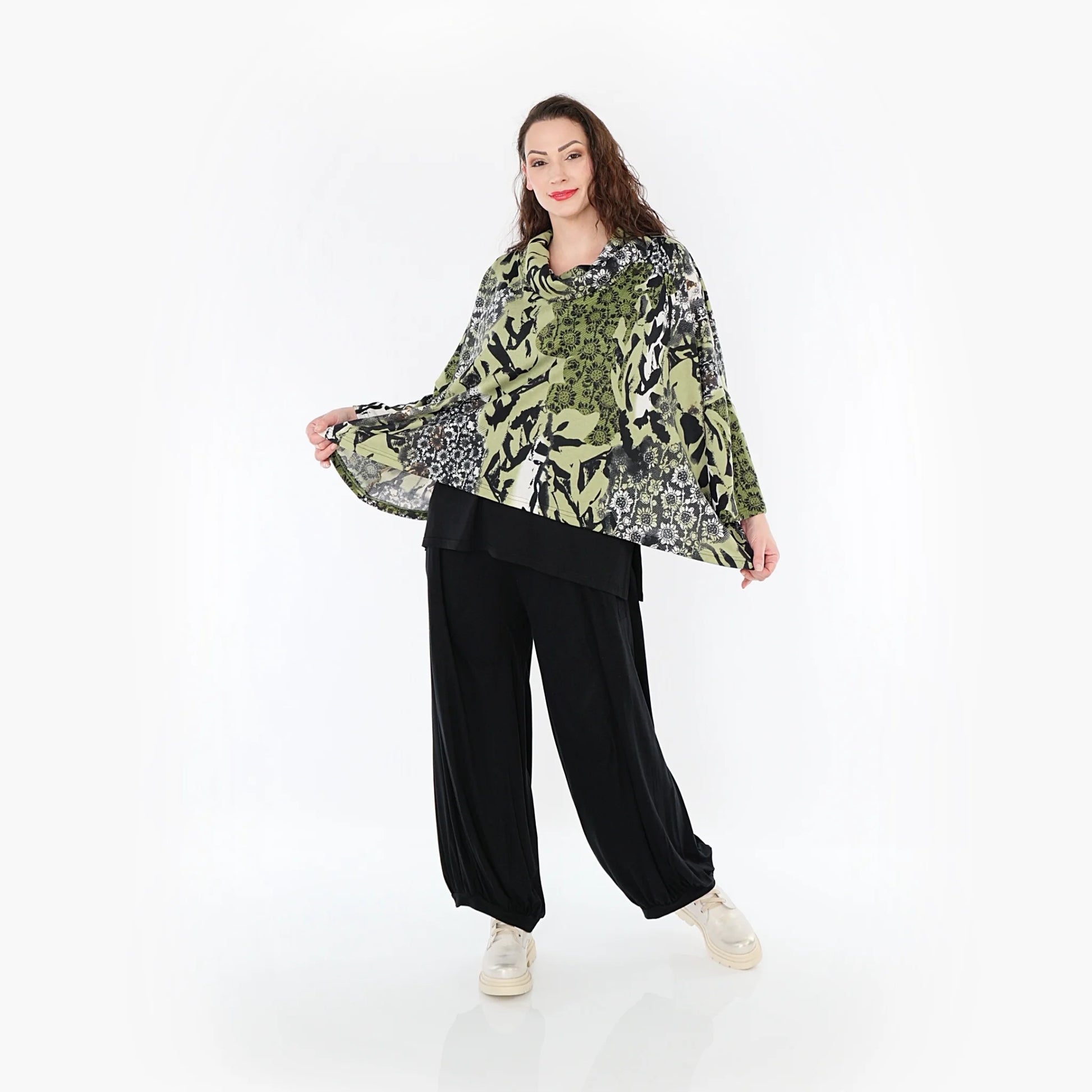  AKH Fashion Bigshirt in kastiger Form, aus Viskose, 1395.03019, Olive-Schwarz-Weiß, Blumen