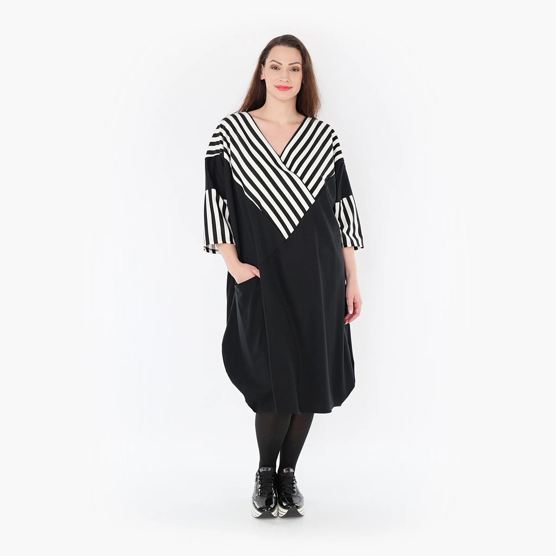  Ballonkleid von AKH Fashion aus Viskose, 1419.06901, Ecru/Schwarz, Schick, Modern, Bequem