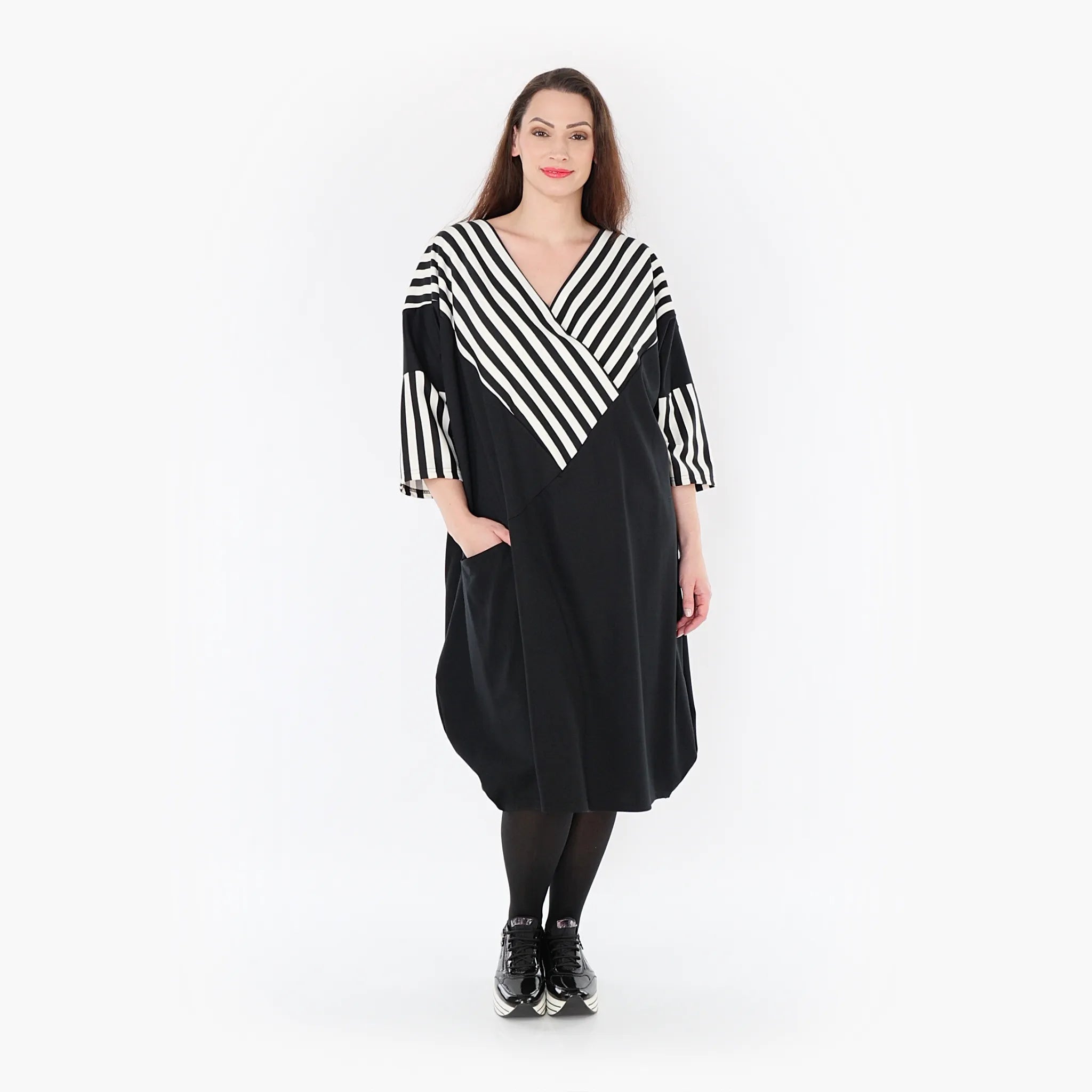  Ballonkleid von AKH Fashion aus Viskose, 1419.06901, Ecru/Schwarz, Schick, Modern, Bequem