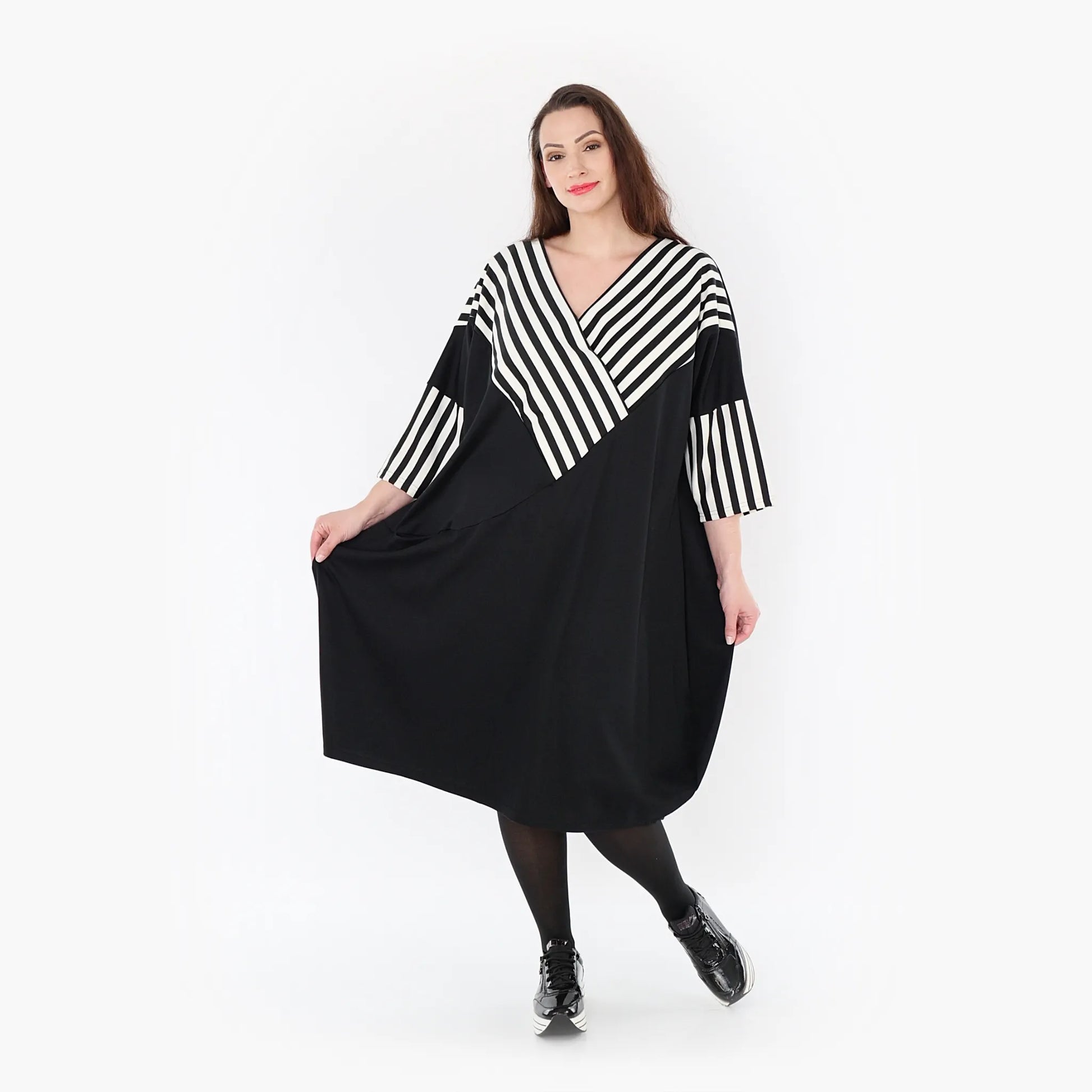  Ballonkleid von AKH Fashion aus Viskose, 1419.06901, Ecru/Schwarz, Schick, Modern, Bequem