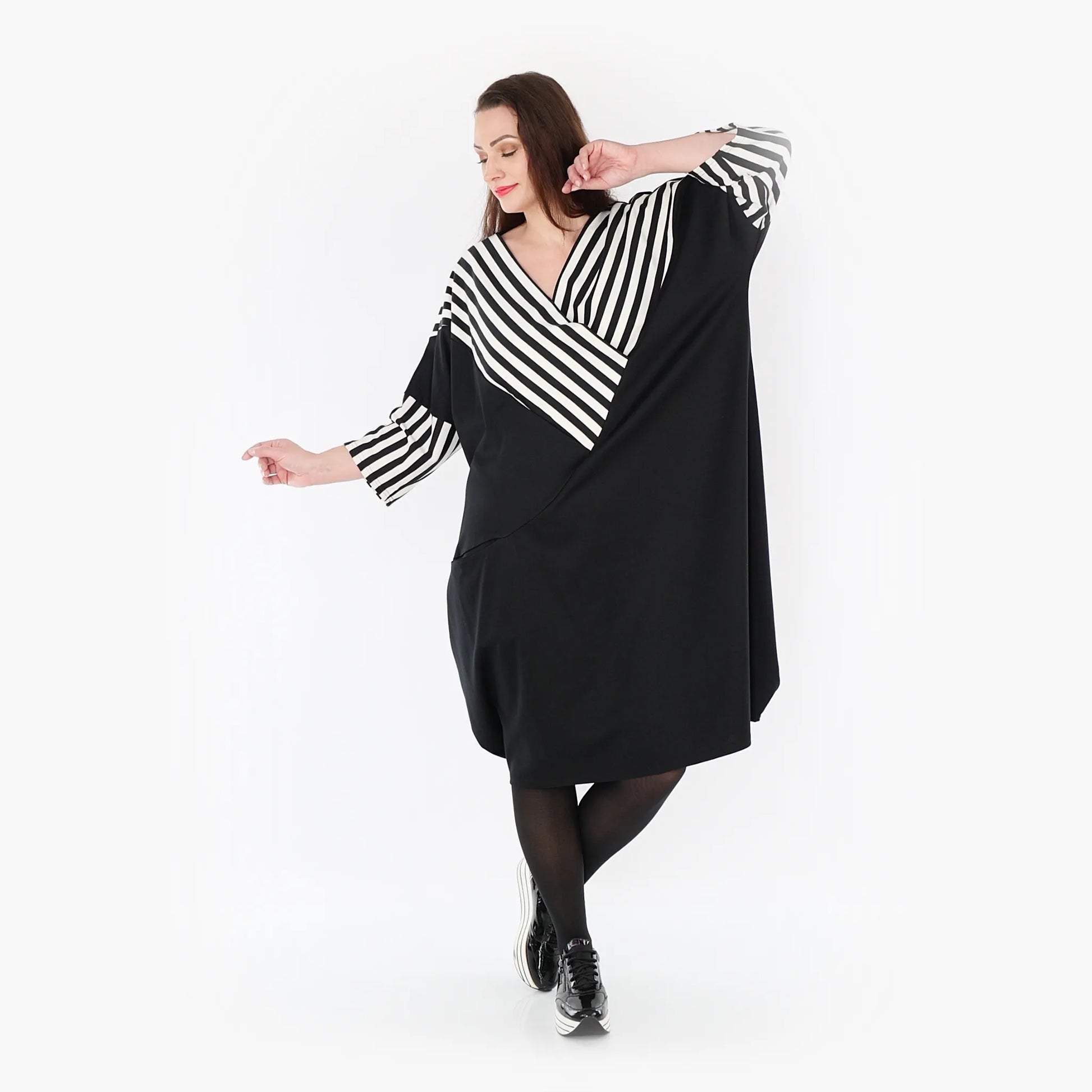  Ballonkleid von AKH Fashion aus Viskose, 1419.06901, Ecru/Schwarz, Schick, Modern, Bequem