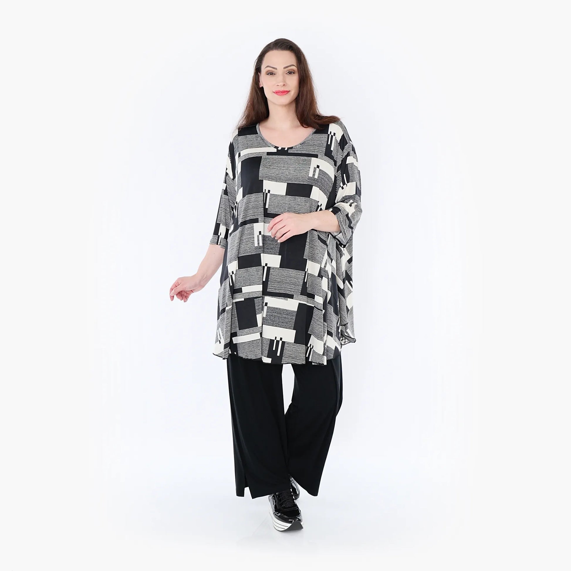  AKH Fashion Bigshirt in Glocken-Form, aus Viskose, 1426.00592, Schwarz/Ecru, Grafik, Schick