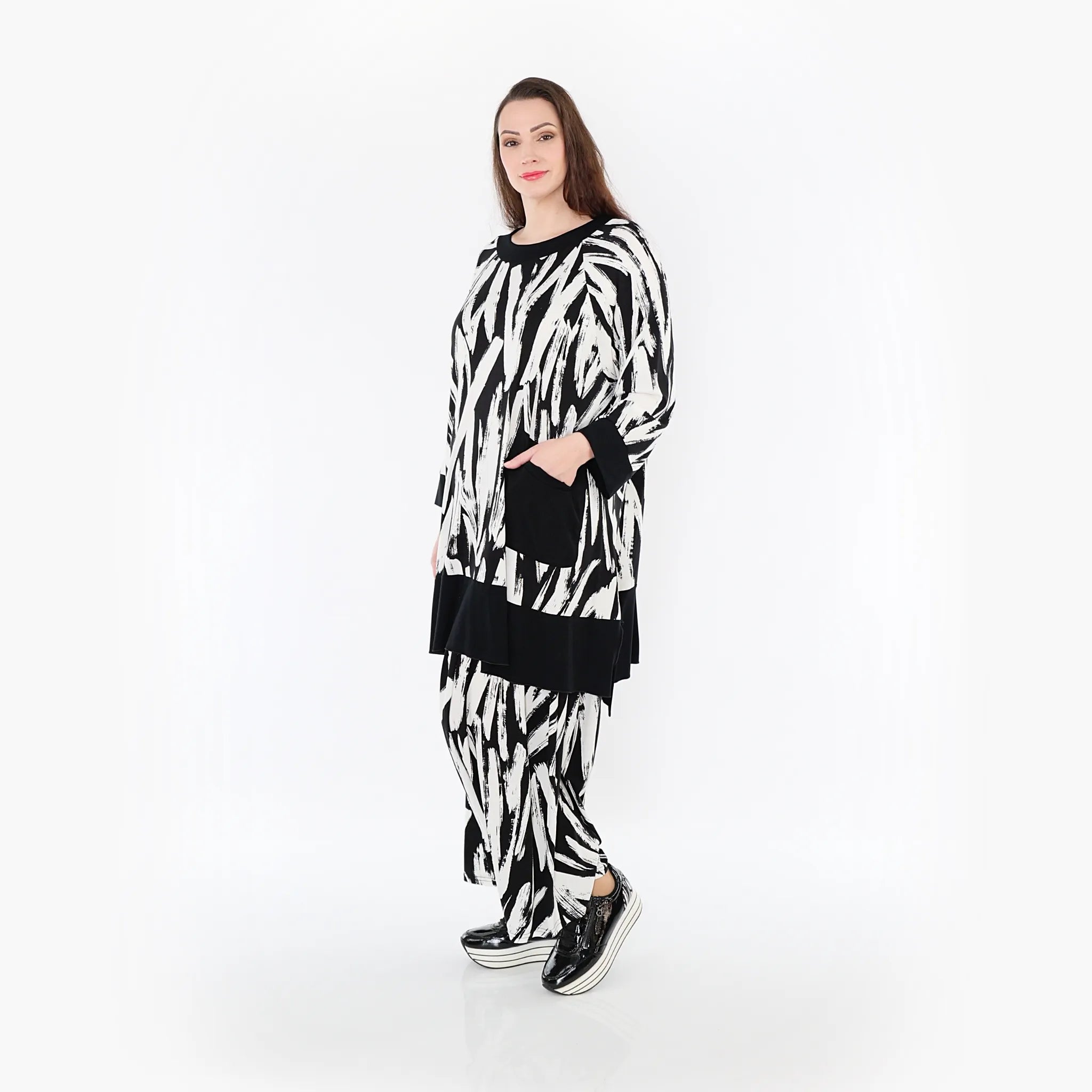  A-Form Bigshirt von AKH Fashion aus Viskose, 1439.07021, Weiß/Schwarz, Schick, Modern, Bequem