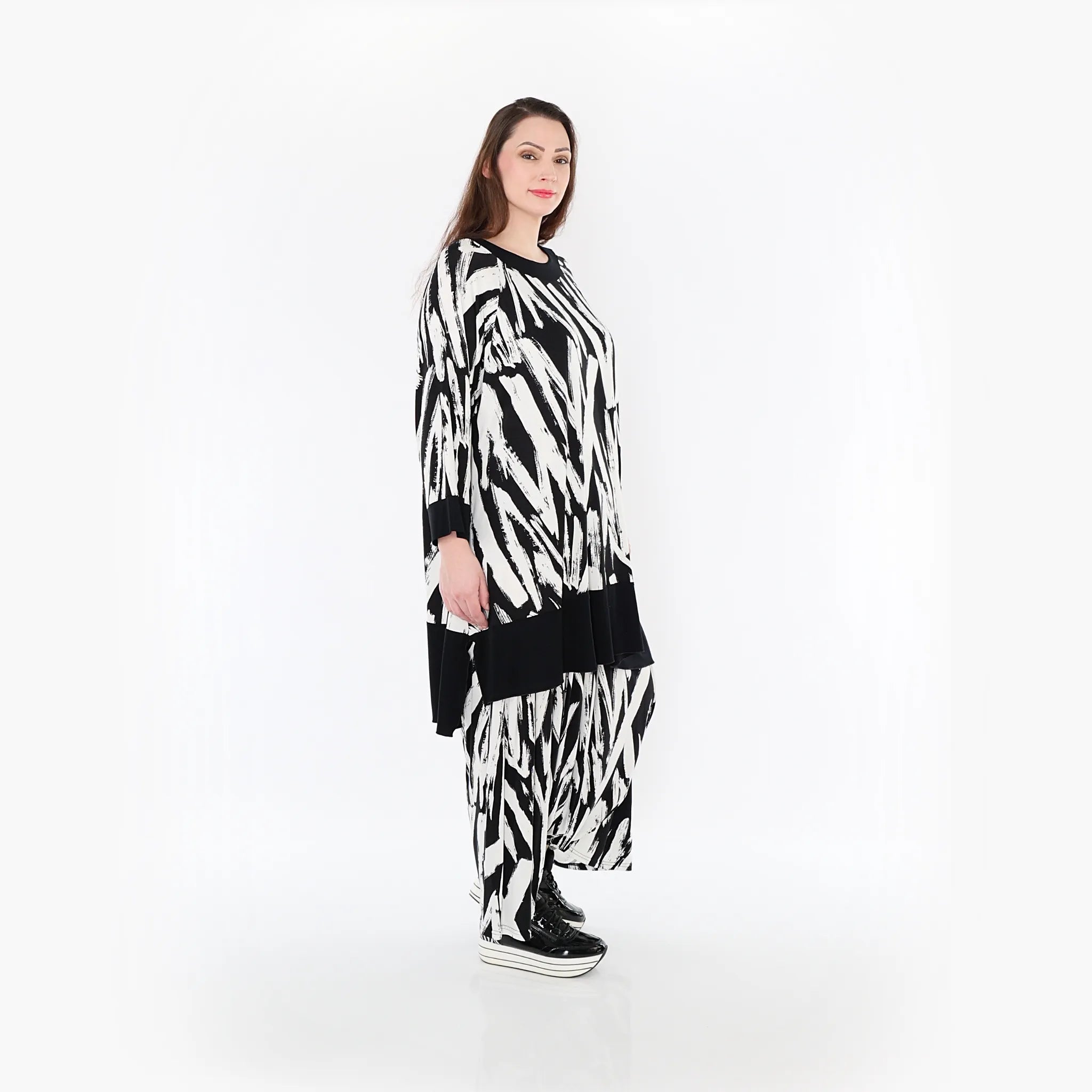  A-Form Bigshirt von AKH Fashion aus Viskose, 1439.07021, Weiß/Schwarz, Schick, Modern, Bequem