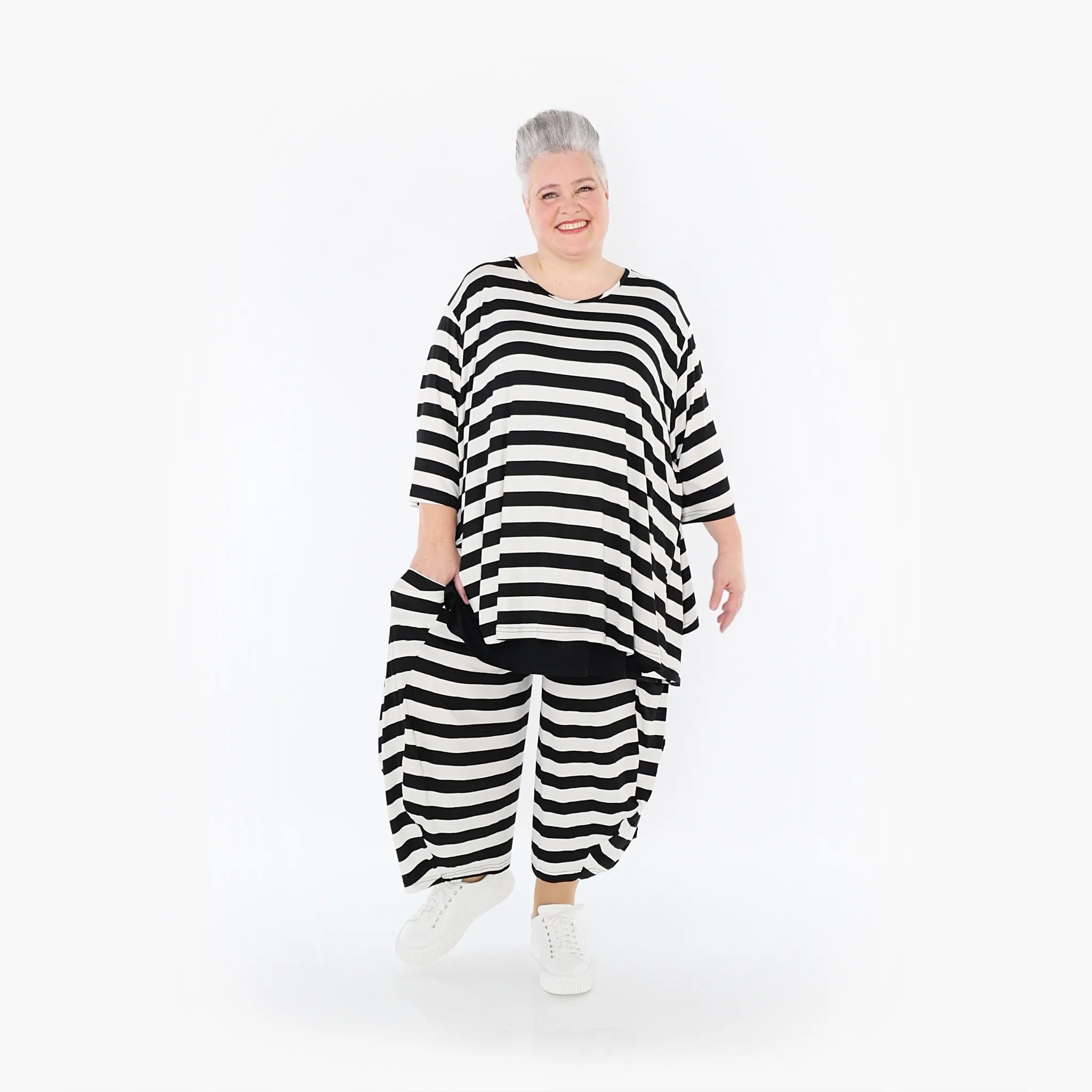  A-Form Bigshirt von AKH Fashion aus Viskose, 1459.00593, Weiß/Schwarz, Blockstreifen, Schick