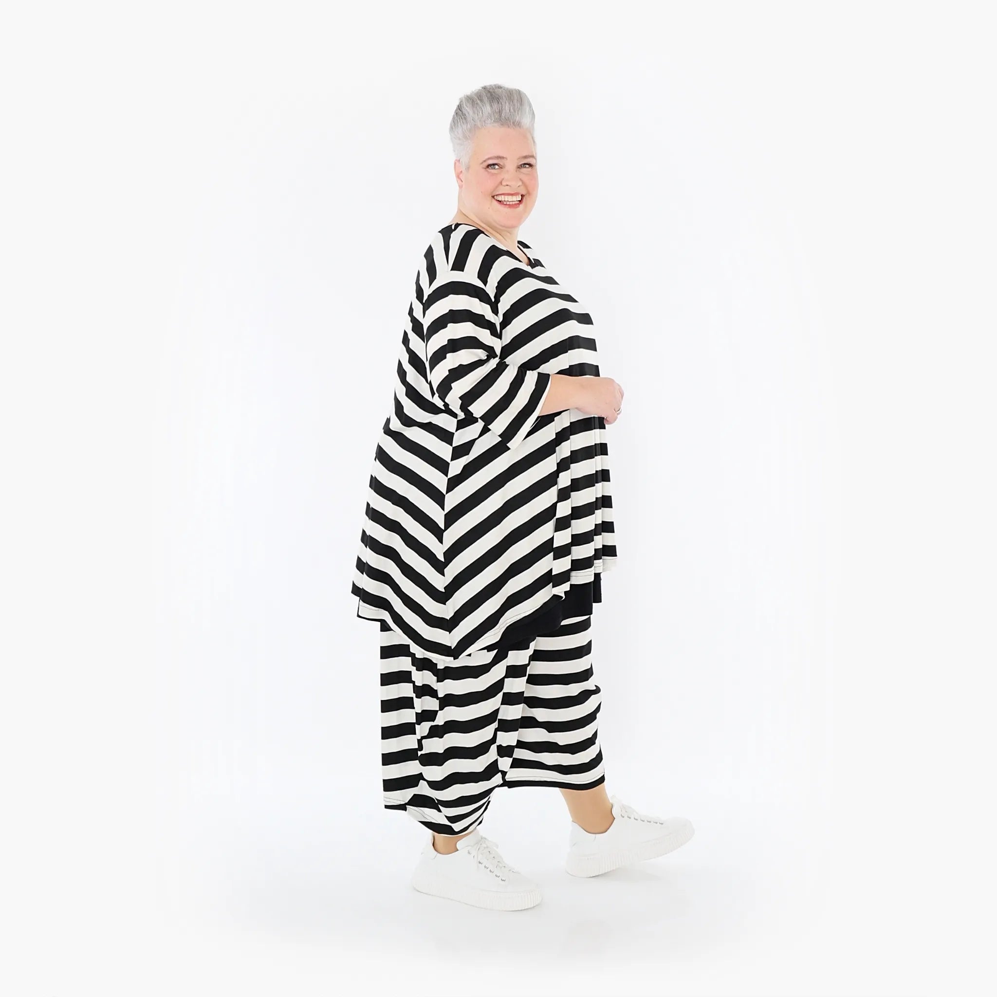  A-Form Bigshirt von AKH Fashion aus Viskose, 1459.00593, Weiß/Schwarz, Blockstreifen, Schick