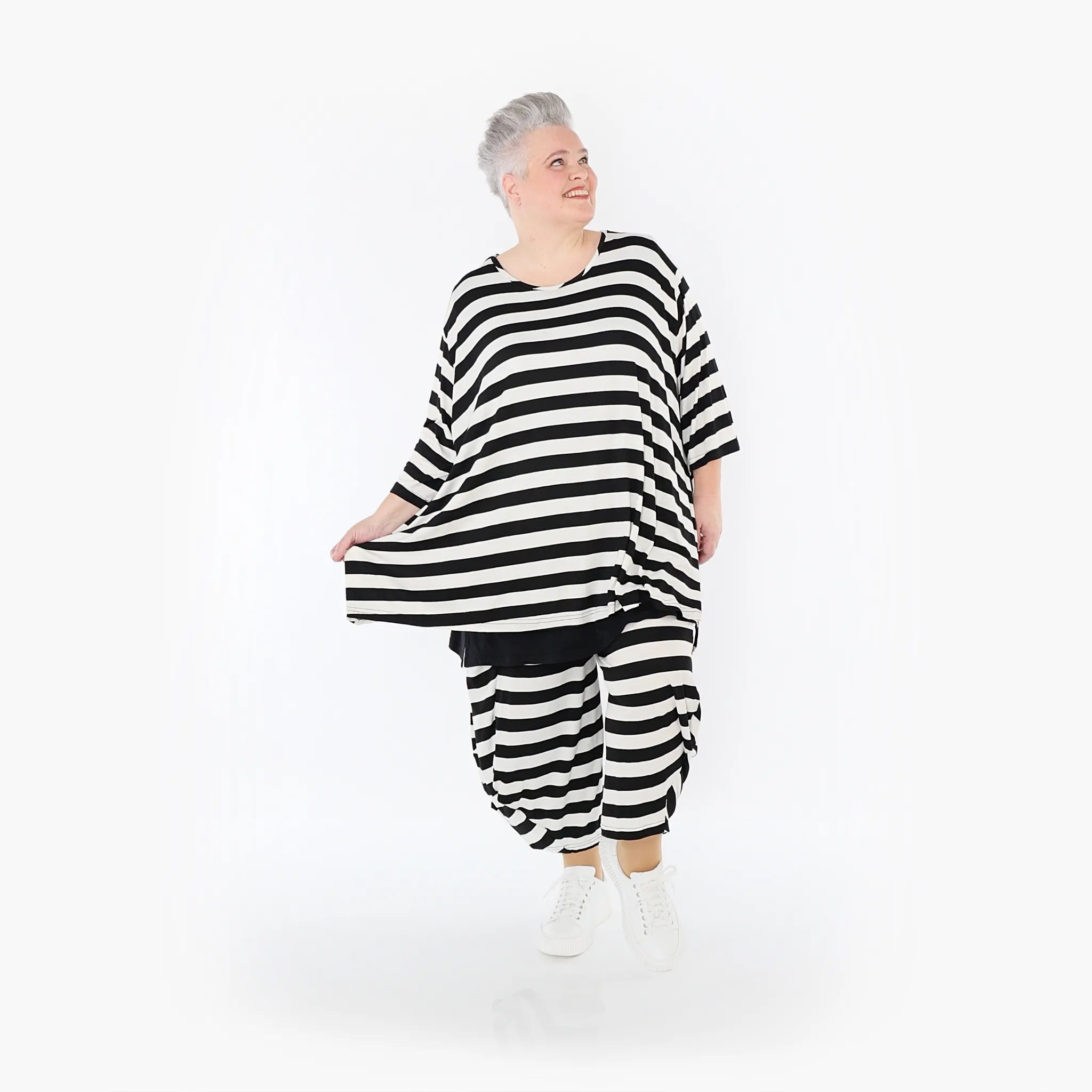 A-Form Bigshirt von AKH Fashion aus Viskose, 1459.00593, Weiß/Schwarz, Blockstreifen, Schick