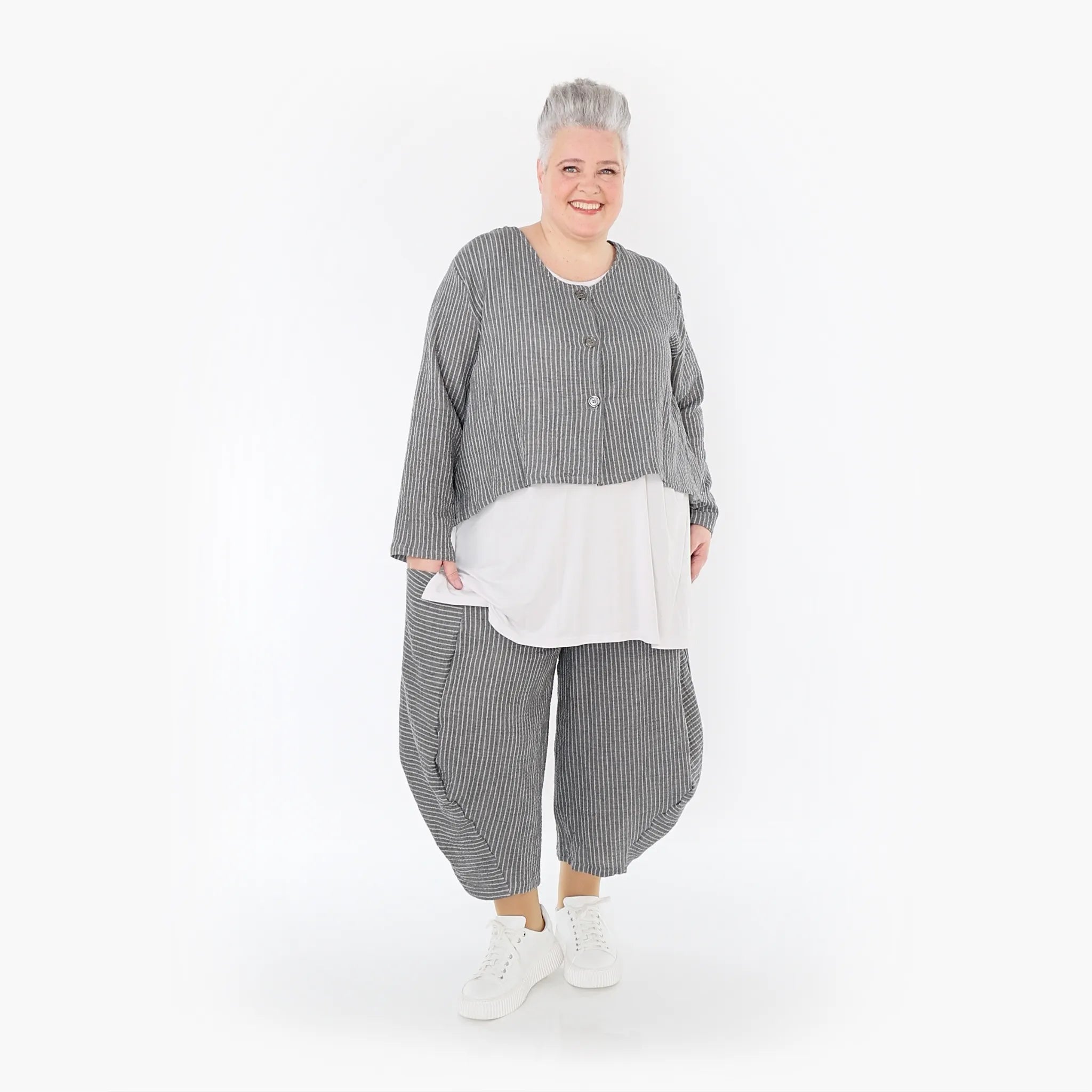  AKH Fashion Jacke in gerundeter Form, aus Baumwolle, 1461.00130, Grau/Weiß, Streifen