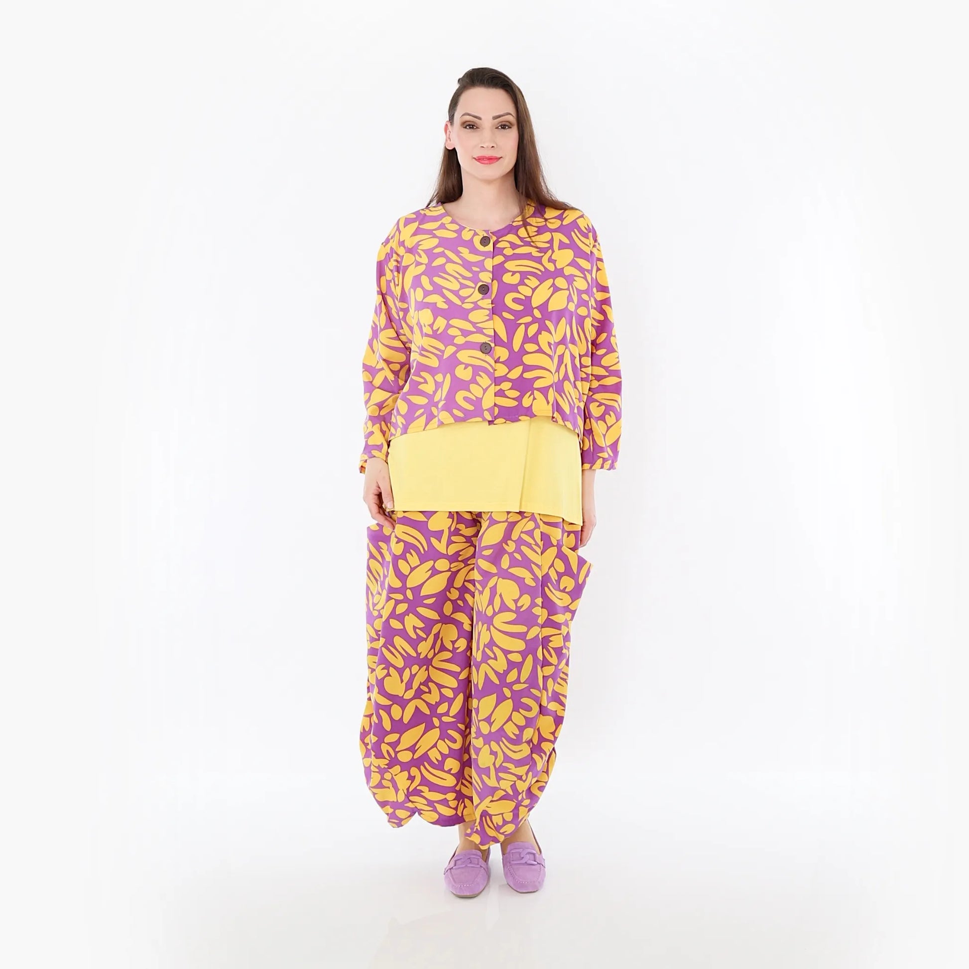  AKH Fashion Jacke in gerundeter Form, aus Viskose, 1470.00130, Flieder/Gelb, Blumen