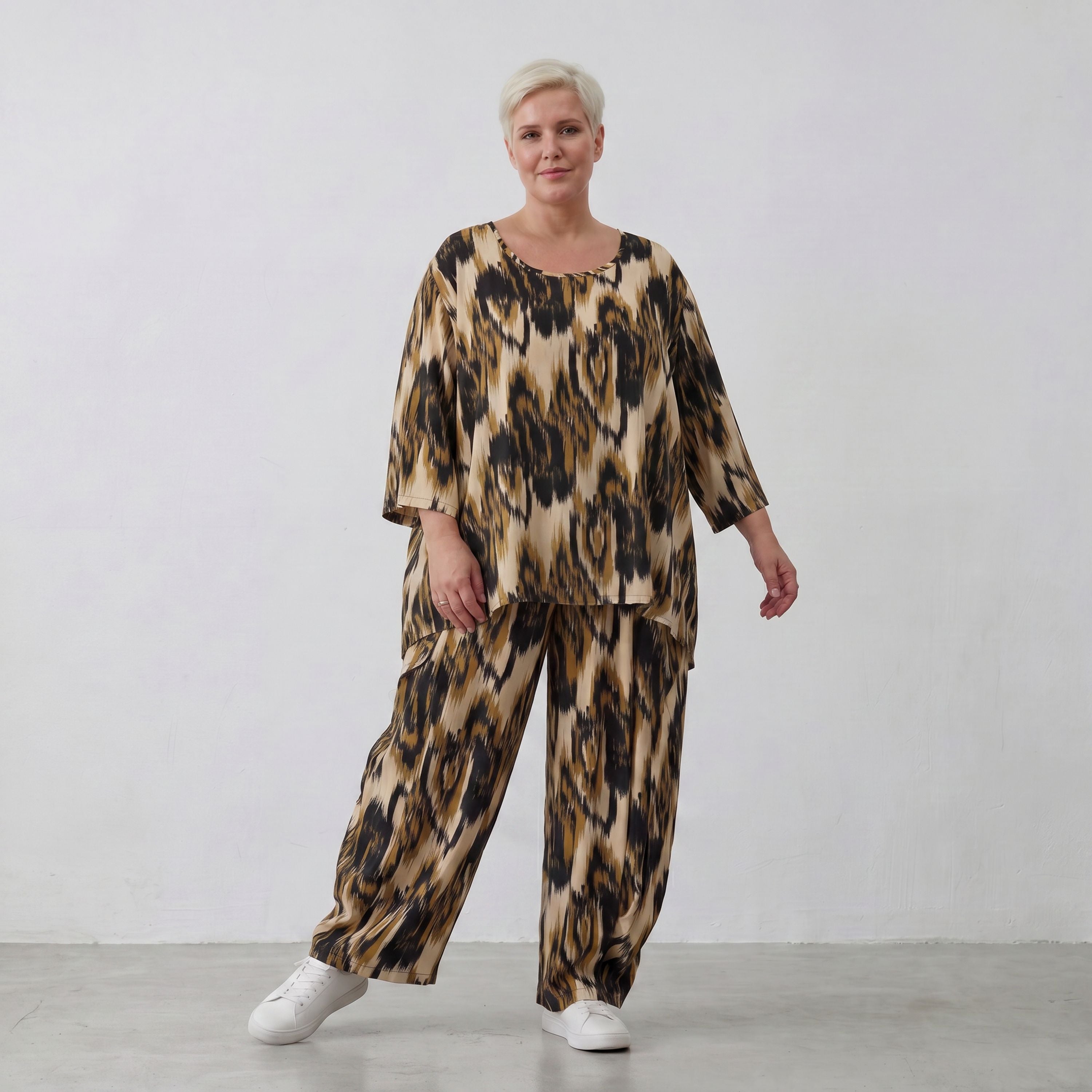 Popelineshirt in schwarzbeigem Batiklook A-Form mit Rundhals und Dreiviertelarm luftig