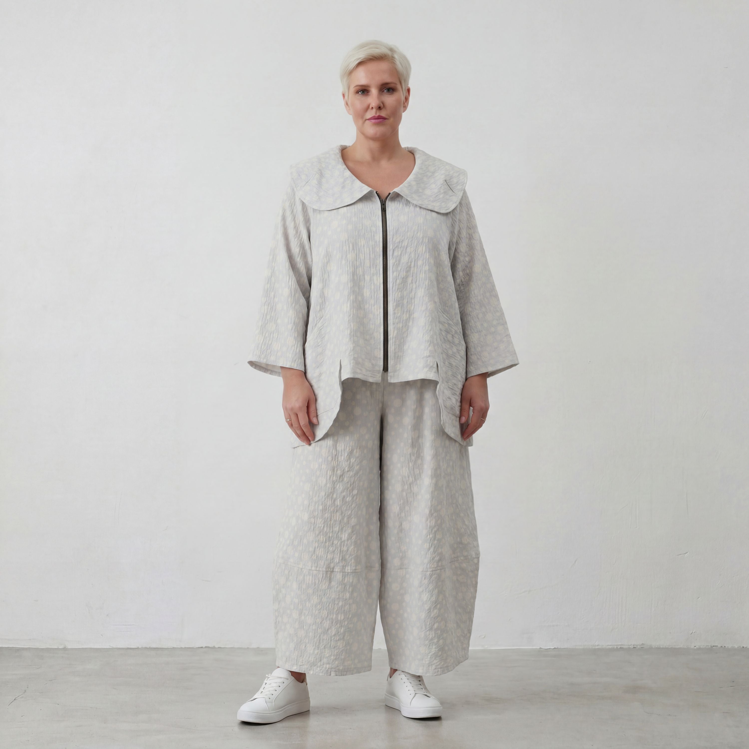 Fliessende Marlenehose in Hellblau Ecru aus Baumwolle Oversize Lagenlook zeitlos modern