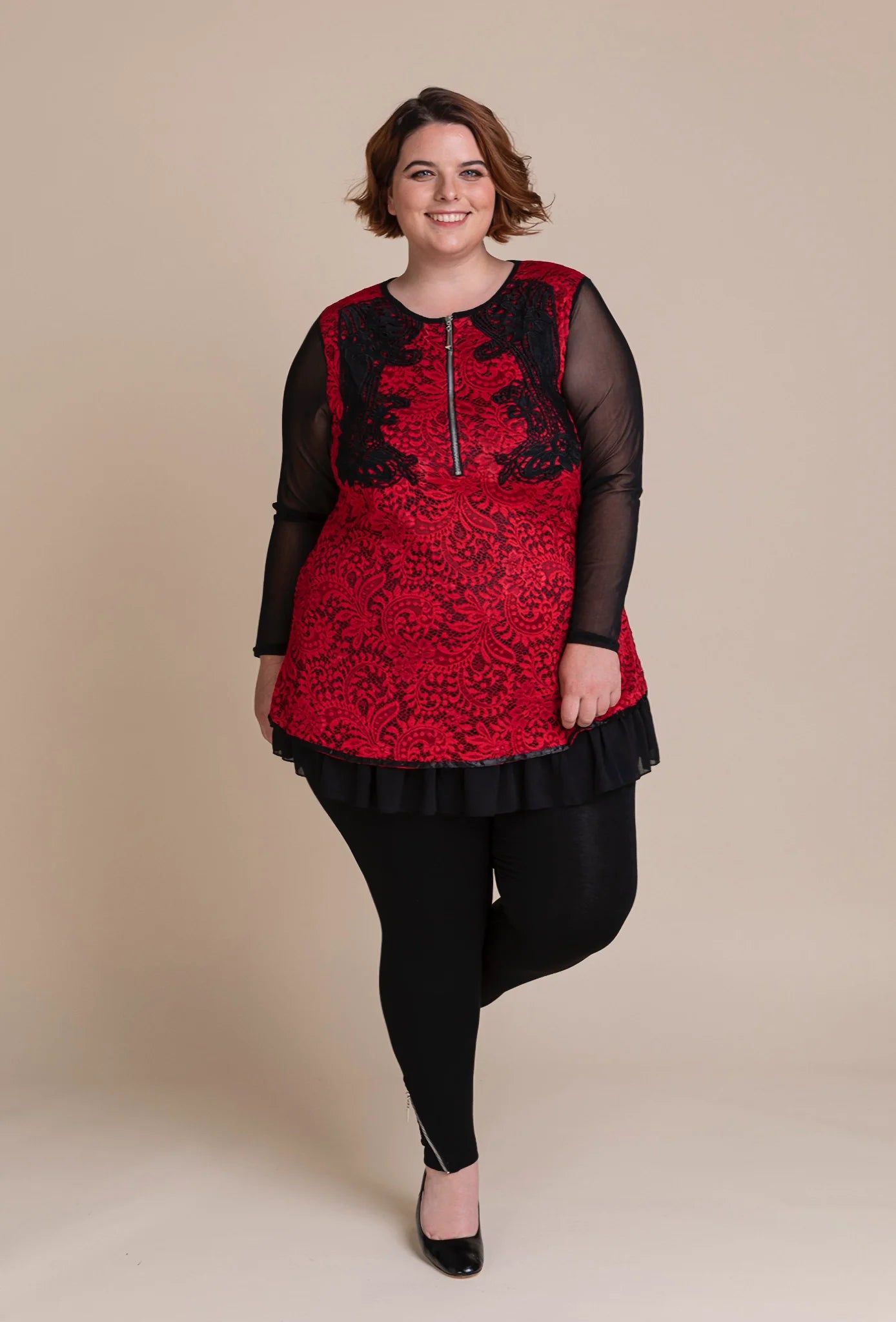  Shirt von Pomme Rouge aus Nylon in gerader Form, A637, Rot-Schwarz, Blumen, Ausgefallen