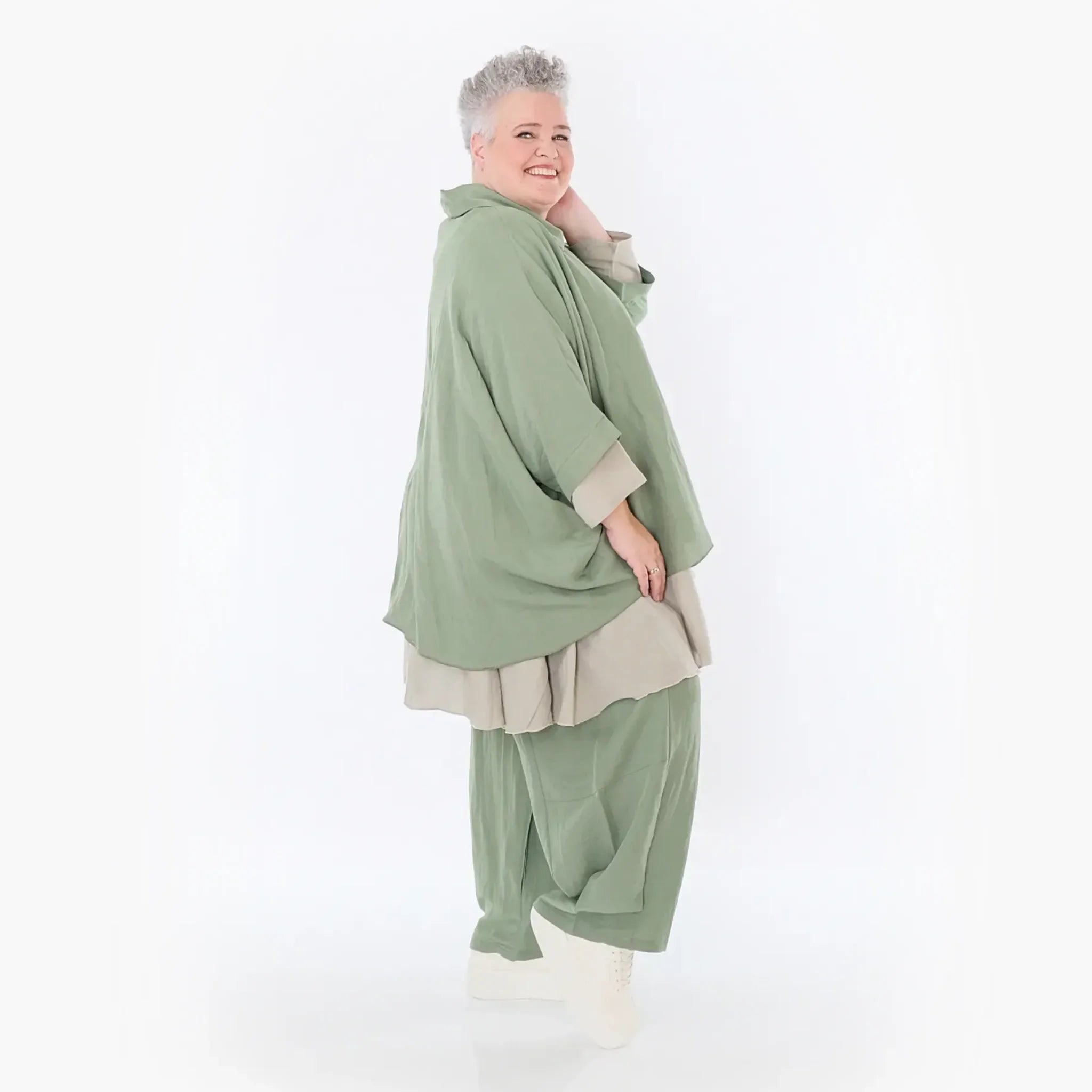  AKH Fashion Jacke in gerundeter Form, aus Viskose, 1490.07092, Khaki, Ausgefallen, Zeitlos