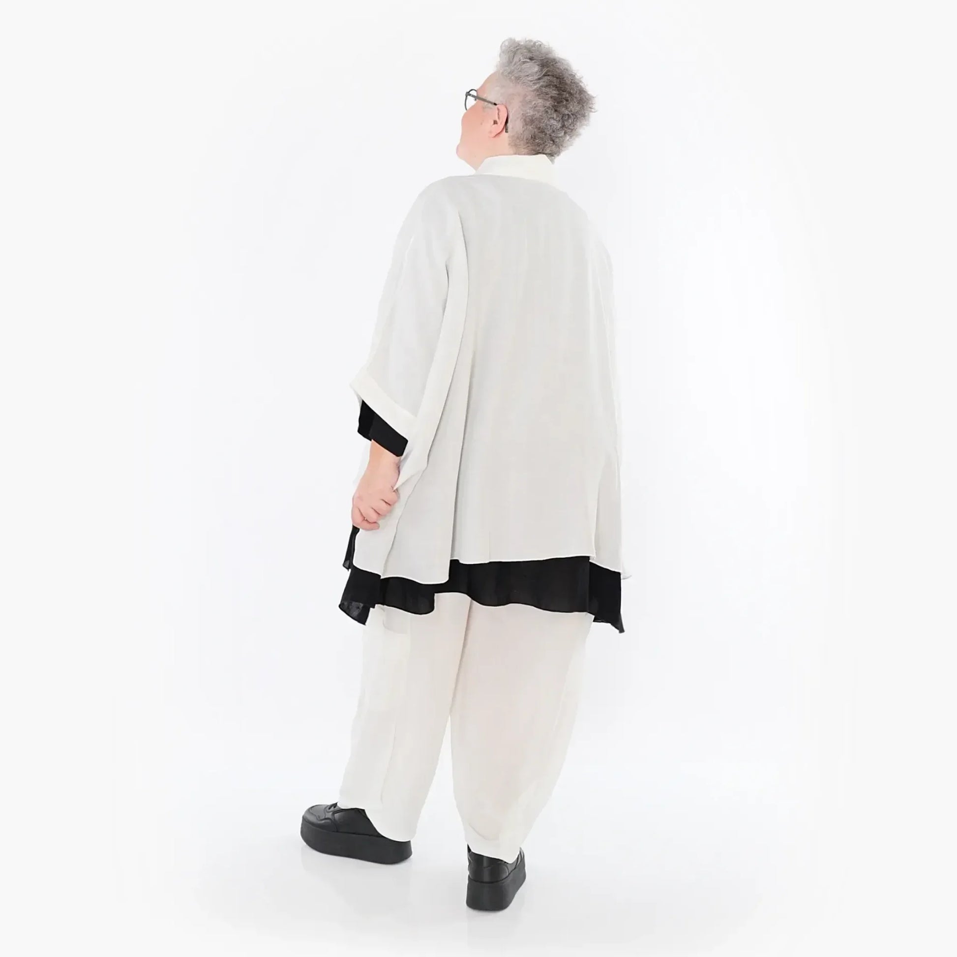  AKH Fashion Jacke in gerundeter Form, aus Viskose, 1490.07092, Weiß, Ausgefallen, Zeitlos