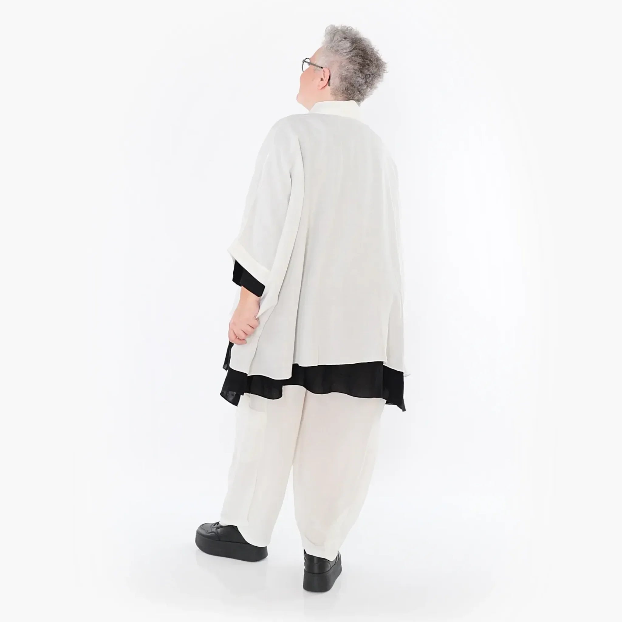  AKH Fashion Jacke in gerundeter Form, aus Viskose, 1490.07092, Weiß, Ausgefallen, Zeitlos