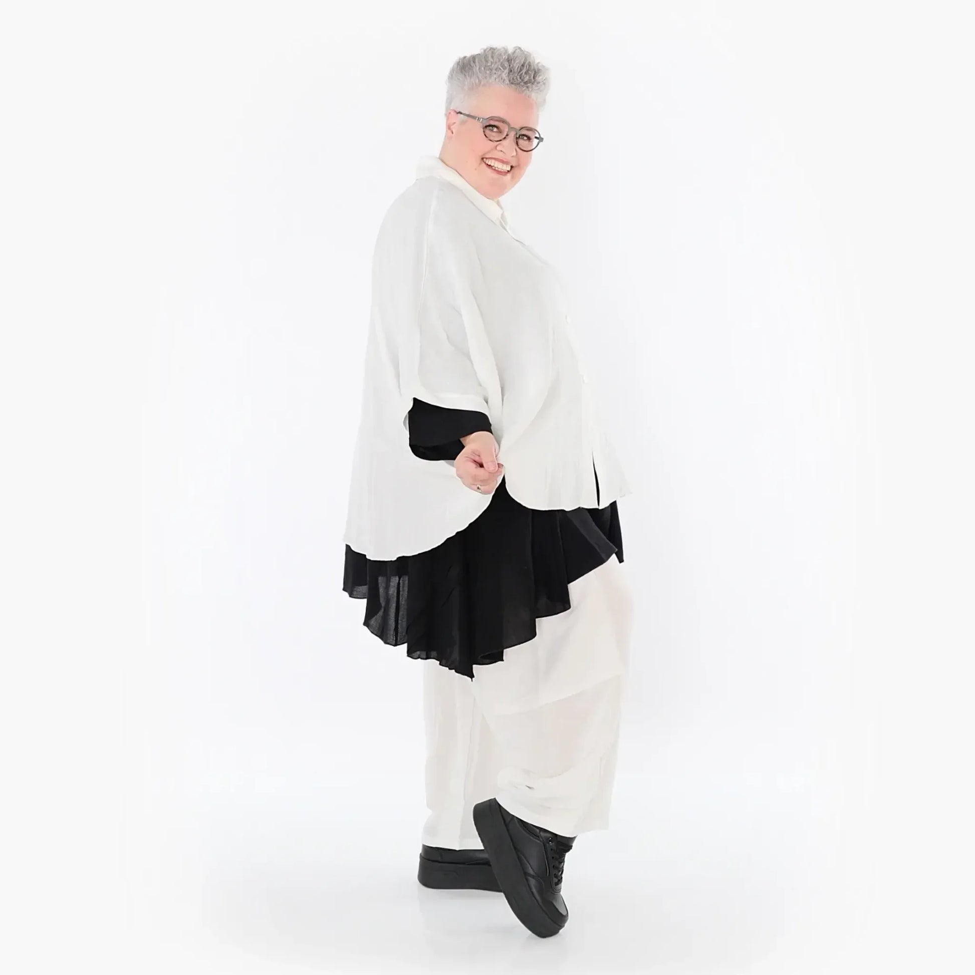  AKH Fashion Jacke in gerundeter Form, aus Viskose, 1490.07092, Weiß, Ausgefallen, Zeitlos