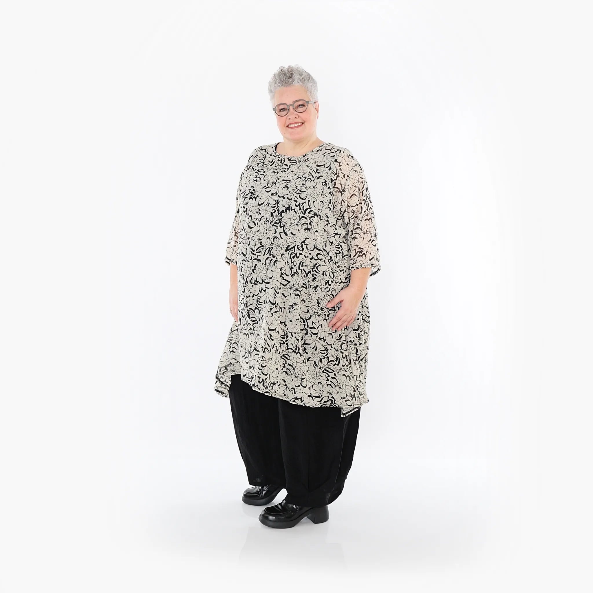  A-Form Bigshirt von AKH Fashion aus Viskose, 1494.02666, Ecru/Schwarz, Blumen, Ausgefallen