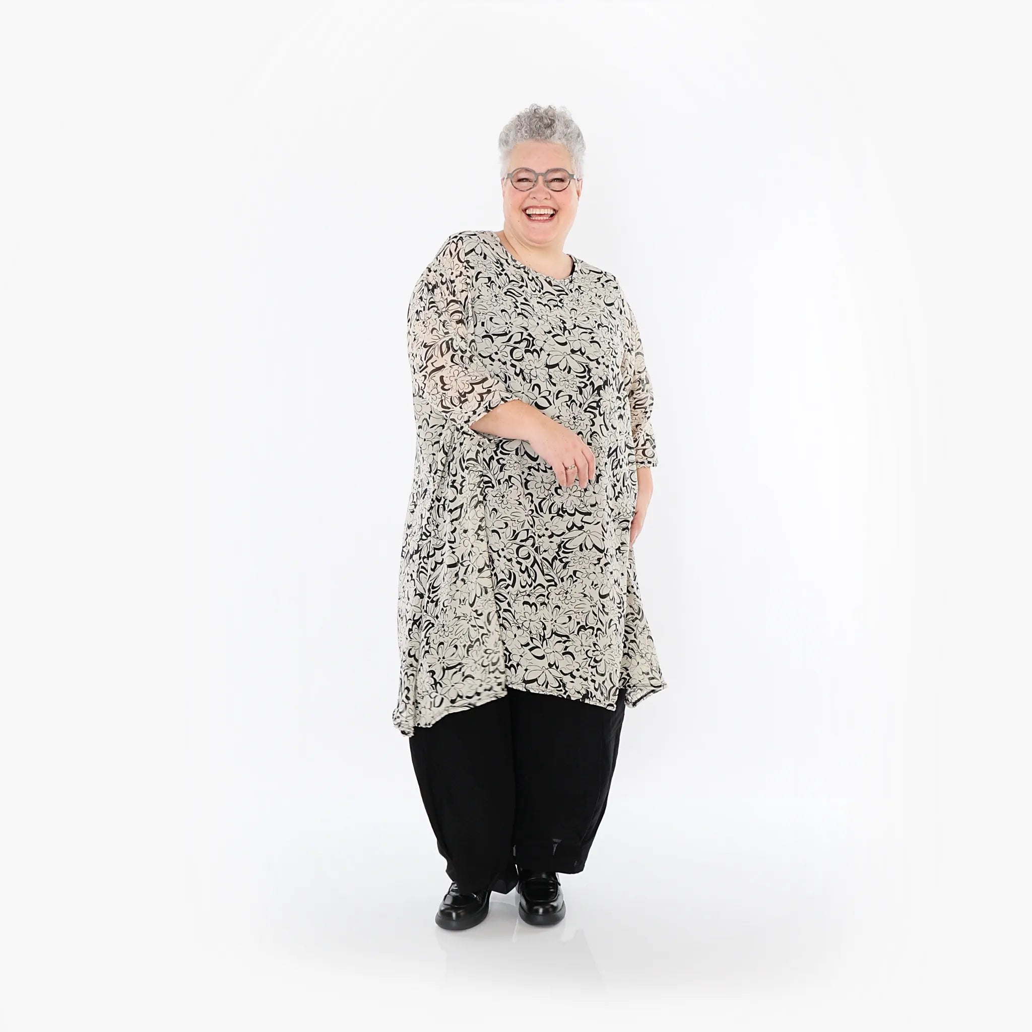  A-Form Bigshirt von AKH Fashion aus Viskose, 1494.02666, Ecru/Schwarz, Blumen, Ausgefallen