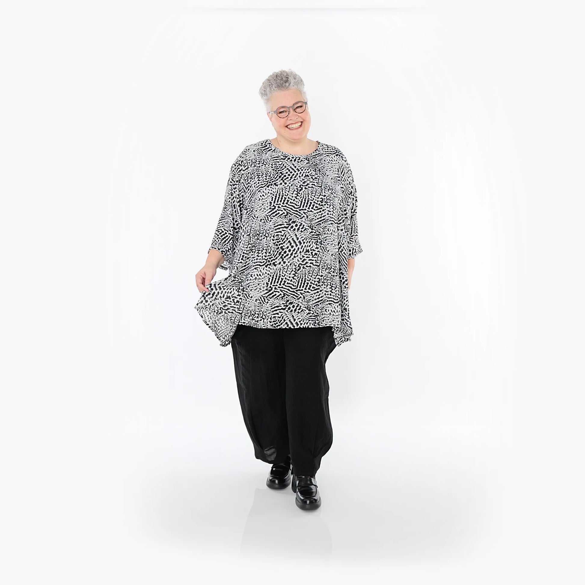  A-Form Bigshirt von AKH Fashion aus Viskose, 1495.00593, Schwarz/Weiß, Animal, Ausgefallen