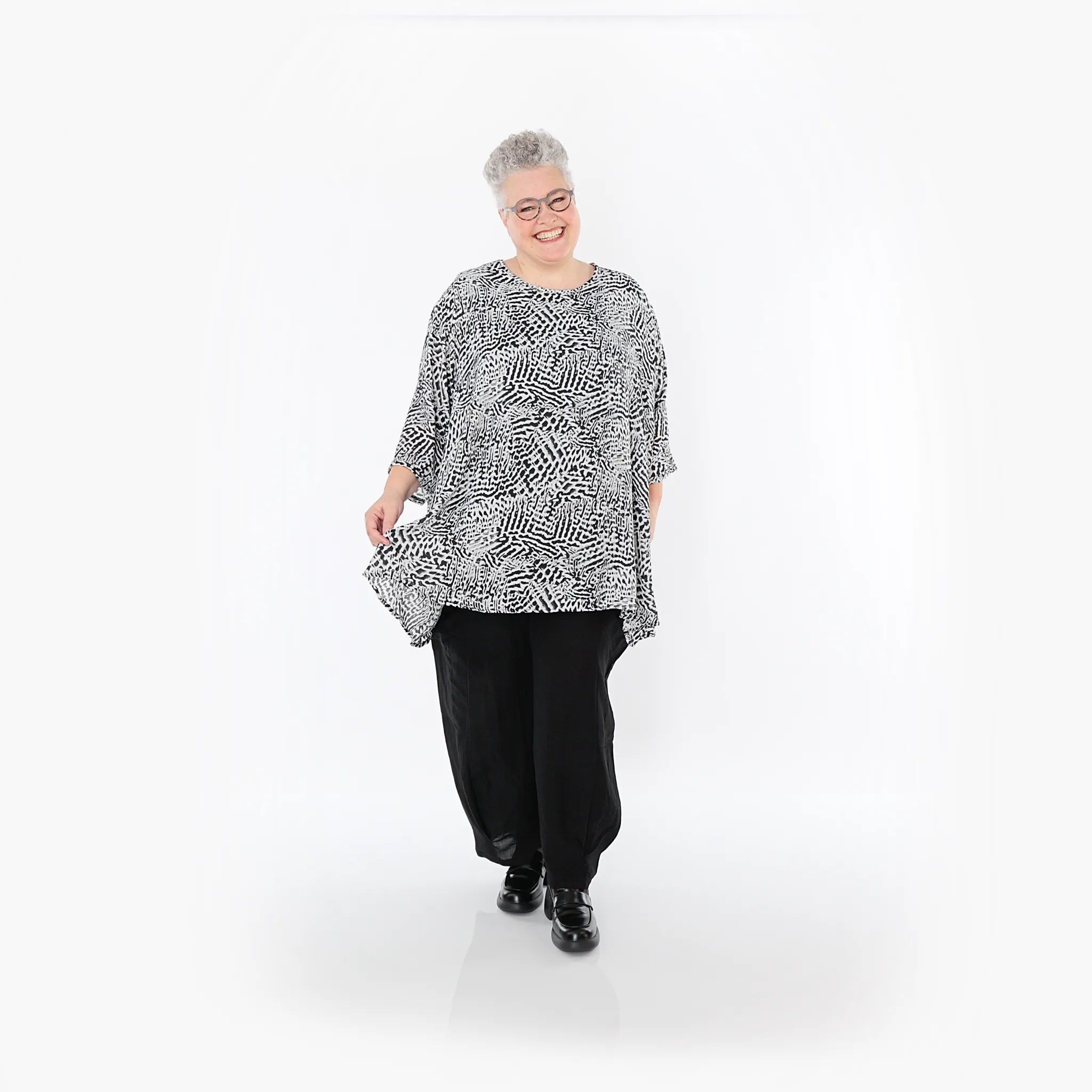  A-Form Bigshirt von AKH Fashion aus Viskose, 1495.00593, Schwarz/Weiß, Animal, Ausgefallen