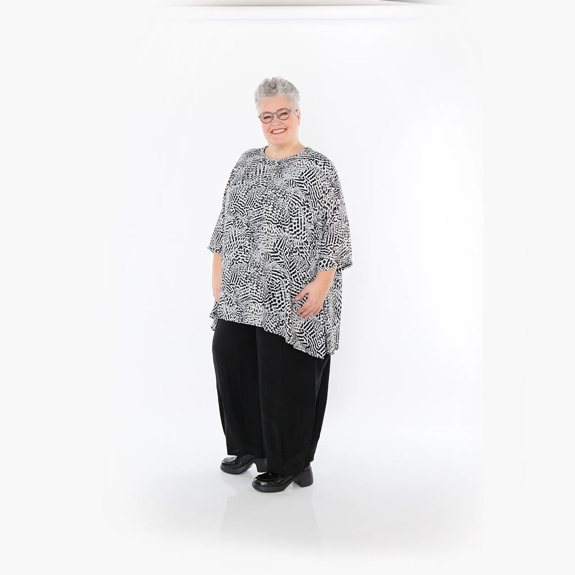  A-Form Bigshirt von AKH Fashion aus Viskose, 1495.00593, Schwarz/Weiß, Animal, Ausgefallen