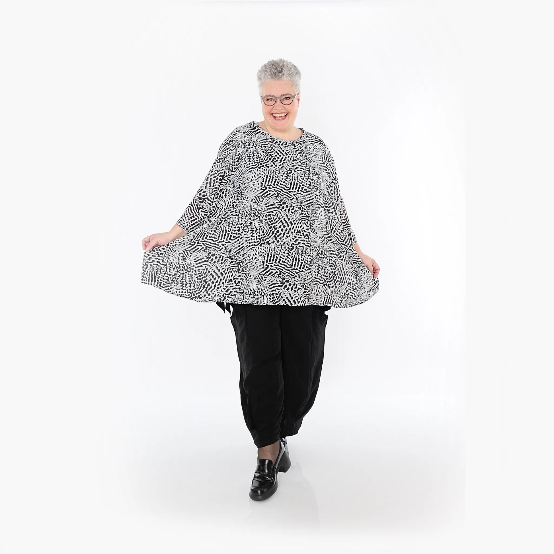  A-Form Bigshirt von AKH Fashion aus Viskose, 1495.00593, Schwarz/Weiß, Animal, Ausgefallen