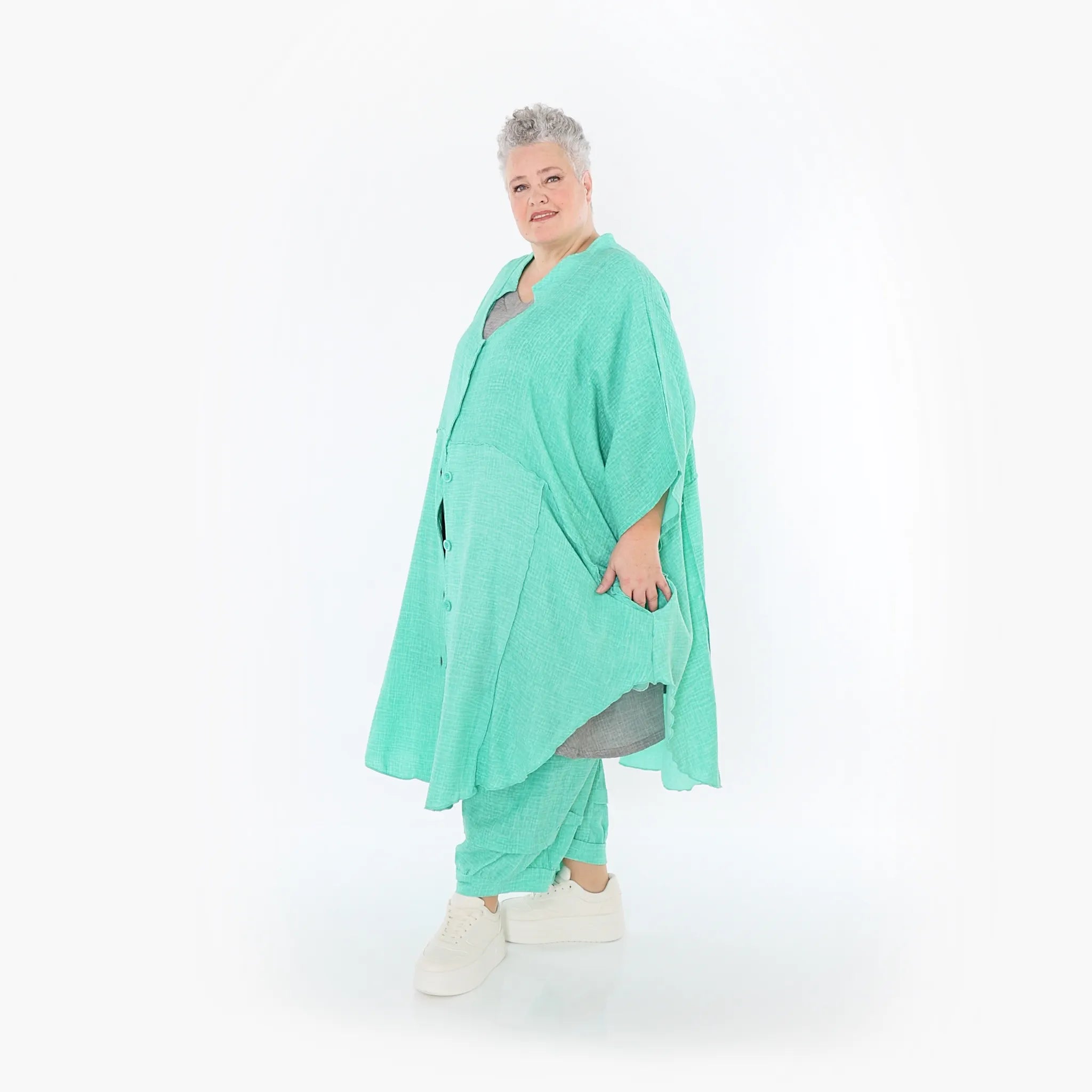  AKH Fashion Jacke in gerundeter Form, aus Baumwolle, 1501.07107, Grün, Ausgefallen, Schick