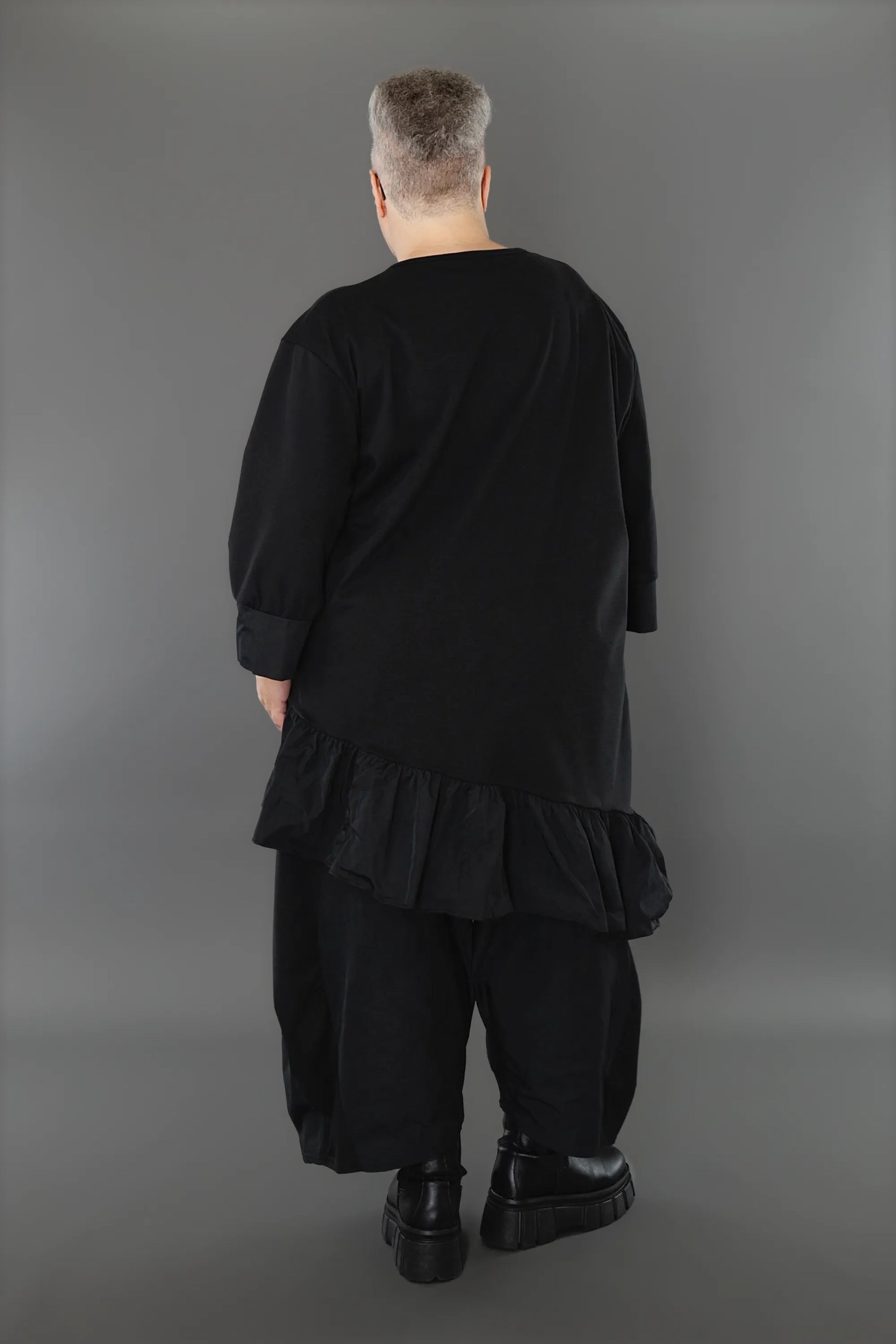  AKH Premium Bigshirt in asymmetrischer Form, aus Materialmix, P1001.7051, Schwarz, Schick
