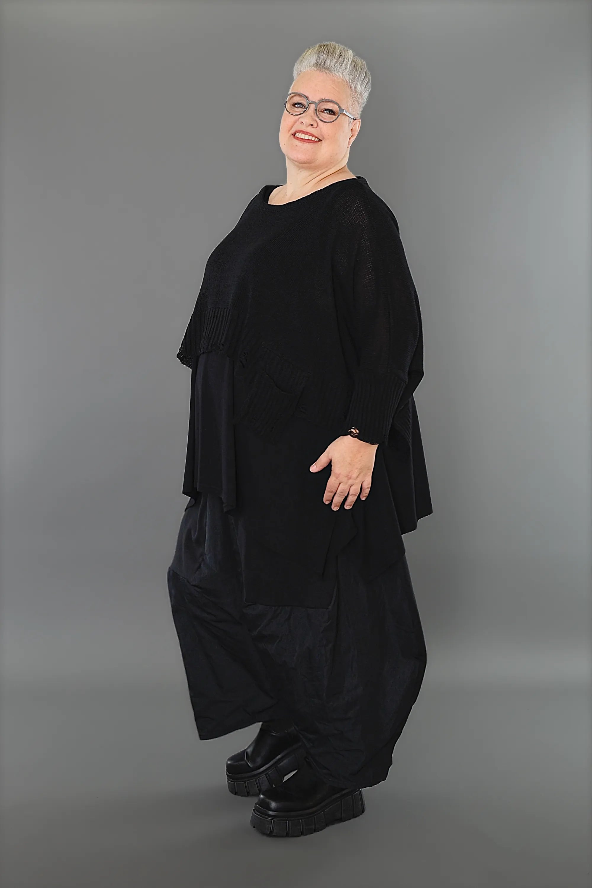  AKH Premium Überwurf in kastiger Form, aus Baumwolle, P1002.2520, Schwarz, Ausgefallen