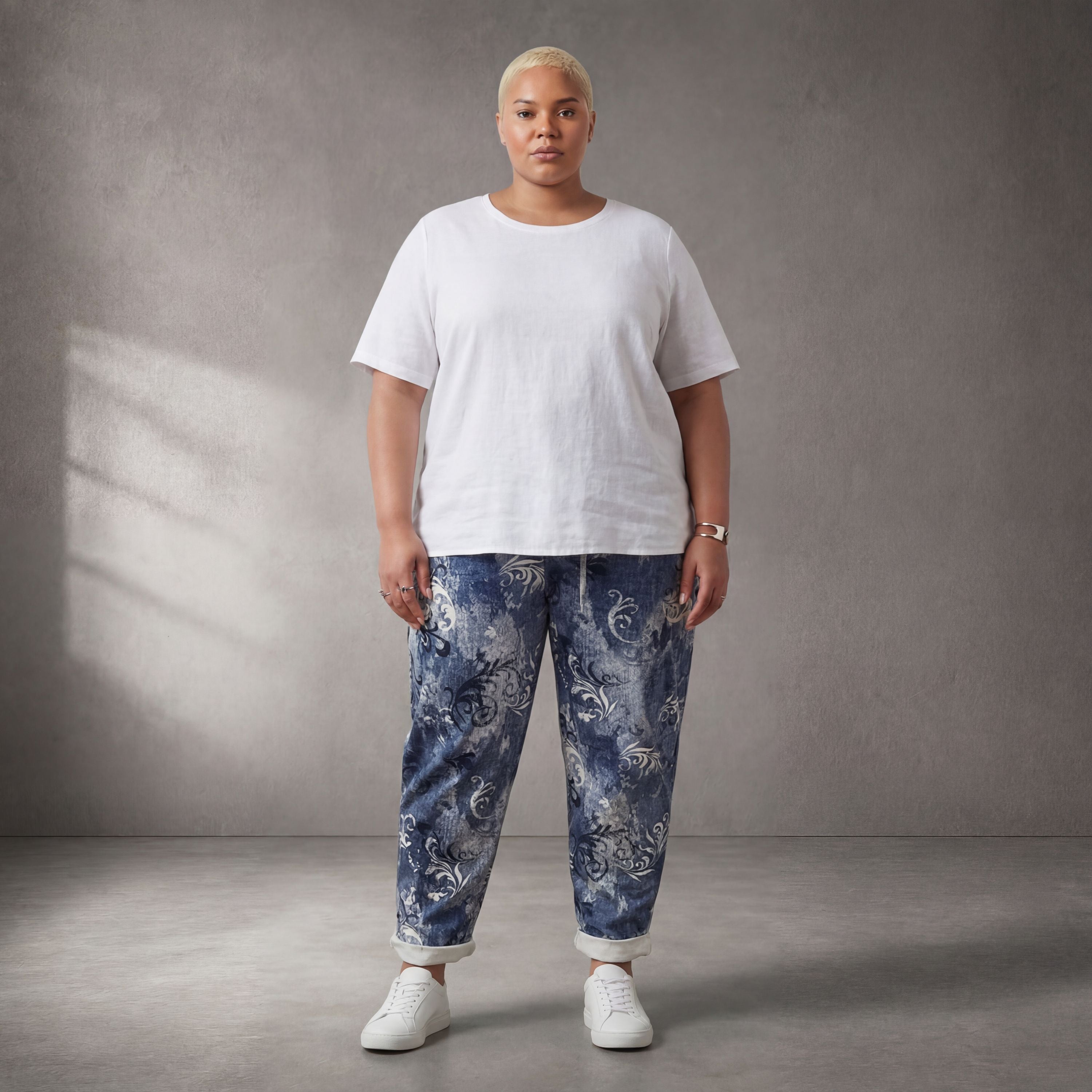 Leichte Karottenhose in Blau/Weiß im Lagenlook leger zeitlos mit softer Baumwolle neu