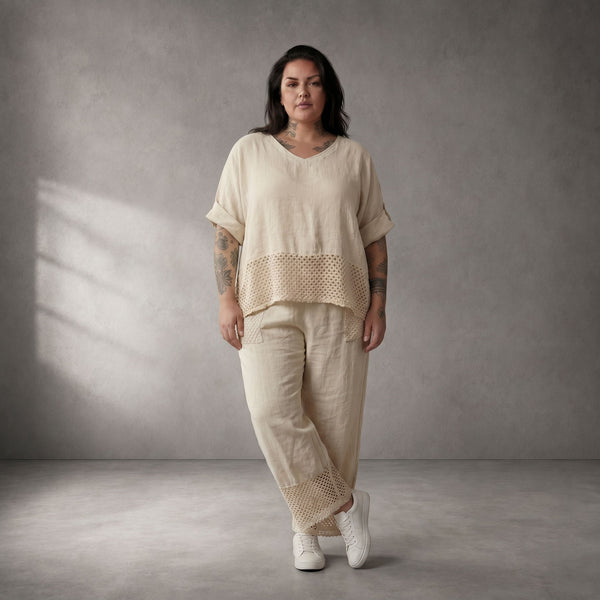 Zeitloses Creme Leinenhemd im Oversize Lagenlook leger ausgefallen mit weichen Taschen