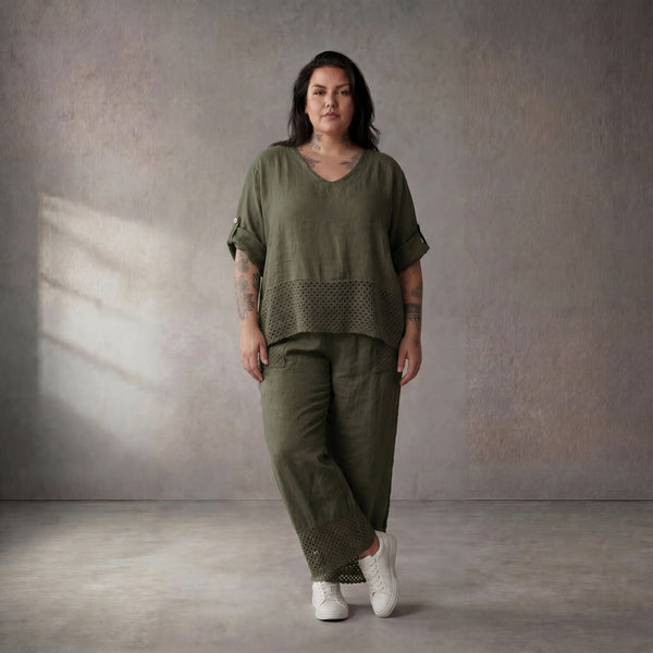 Khaki Leinen Shirt im Lagenlook Oversize mit Taschen entspannt zeitlos modern und luftig