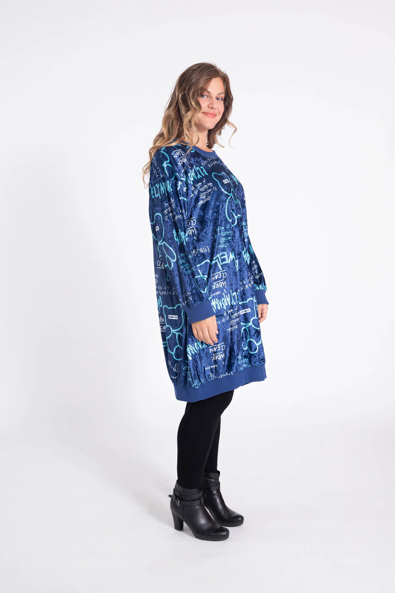  Pomme Rouge Kleid in gerader Form, aus Polyester, C6517, Blau, Buchstaben, Schick, Modern