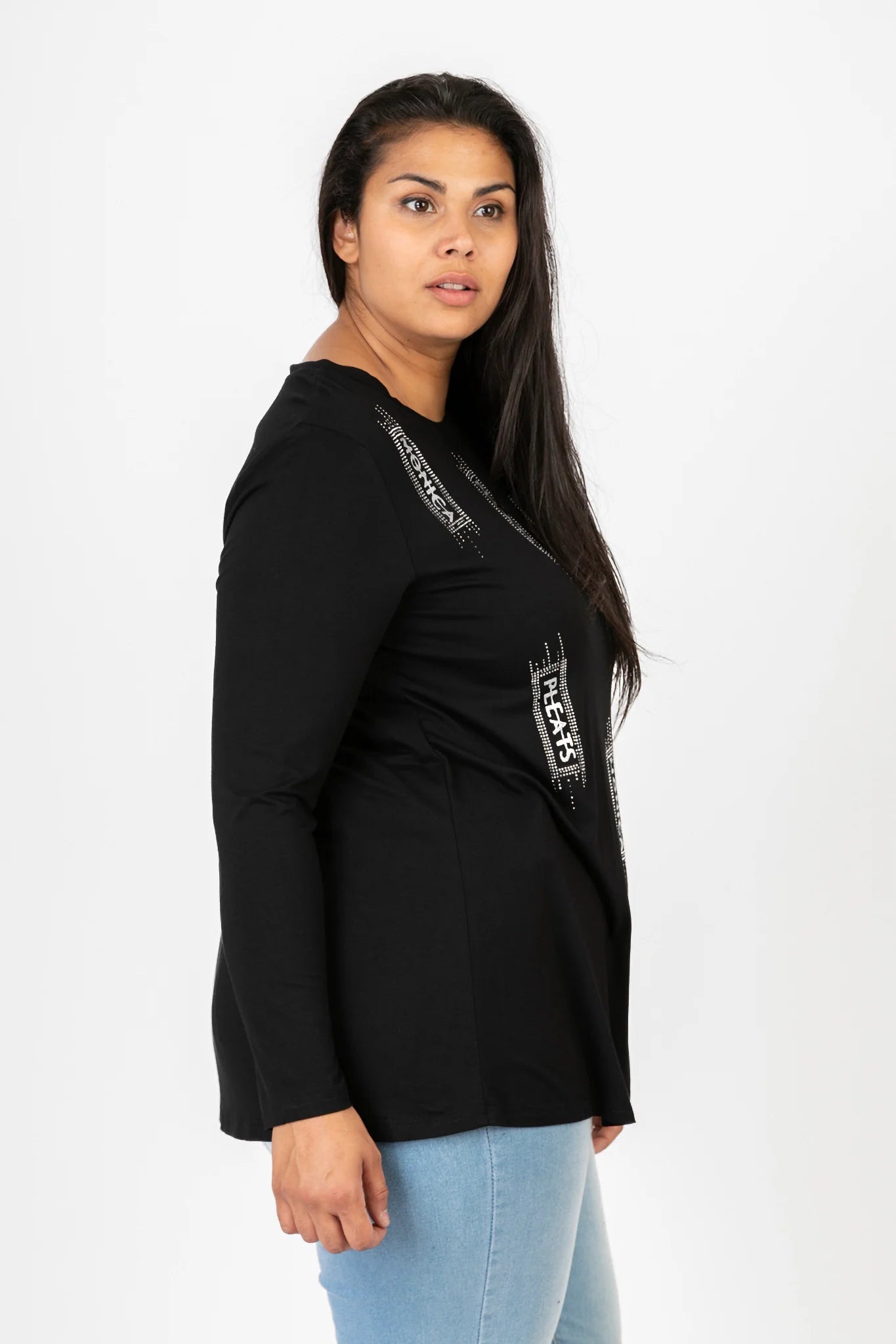  Schickes Plus Size Shirt in Schwarz mit Strassschriftzug und Print-Applikation für Herbst und Winter