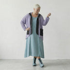 Fein gestrickte Lagenlook Jacke aus Baumwolle mit ausgefallener Lochstruktur und Memorytaft, Flieder/Schwarz