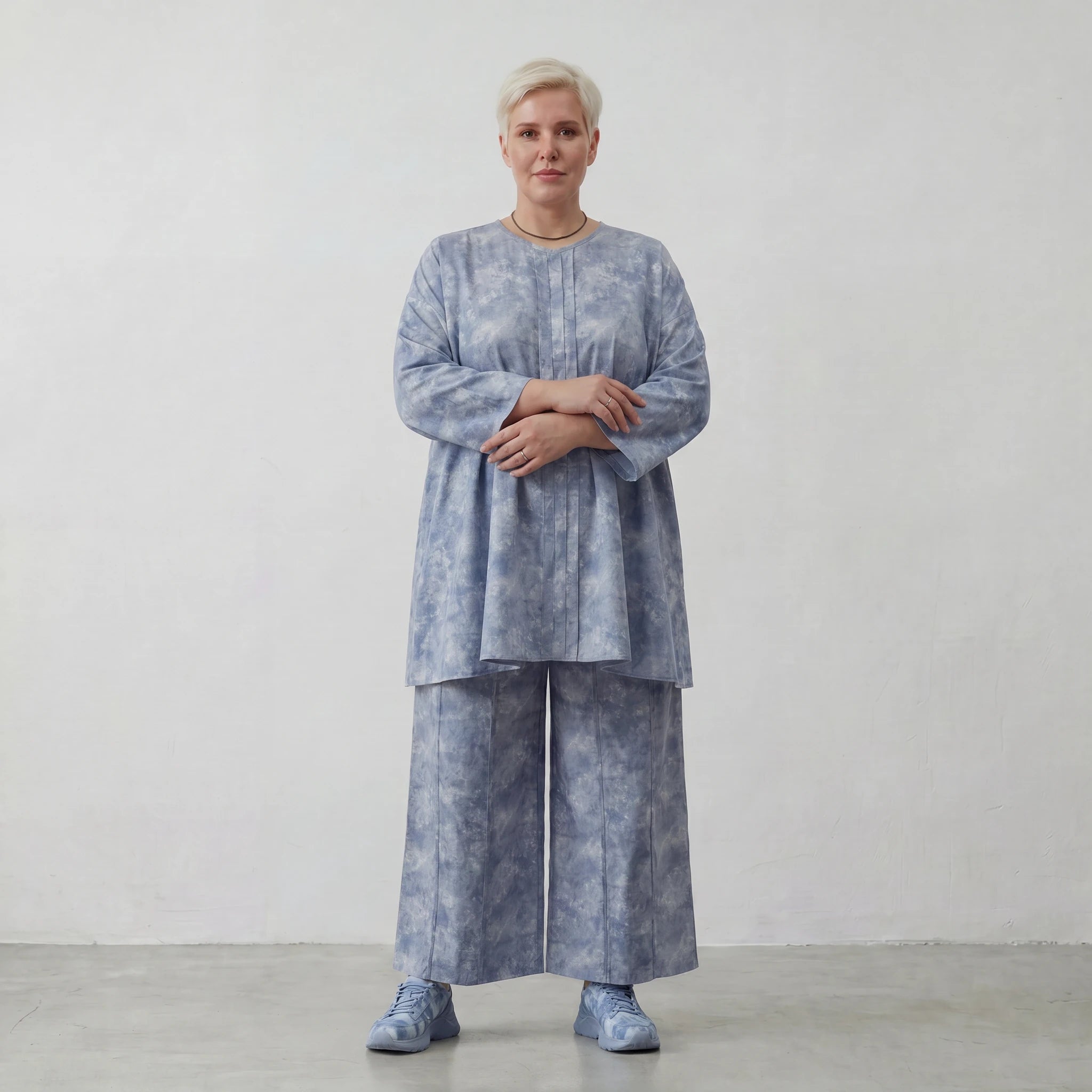 Luftiges Oversize A-Form Shirt aus feiner Baumwollpopeline im ausgefallenen Lagenlook, Jeansblau