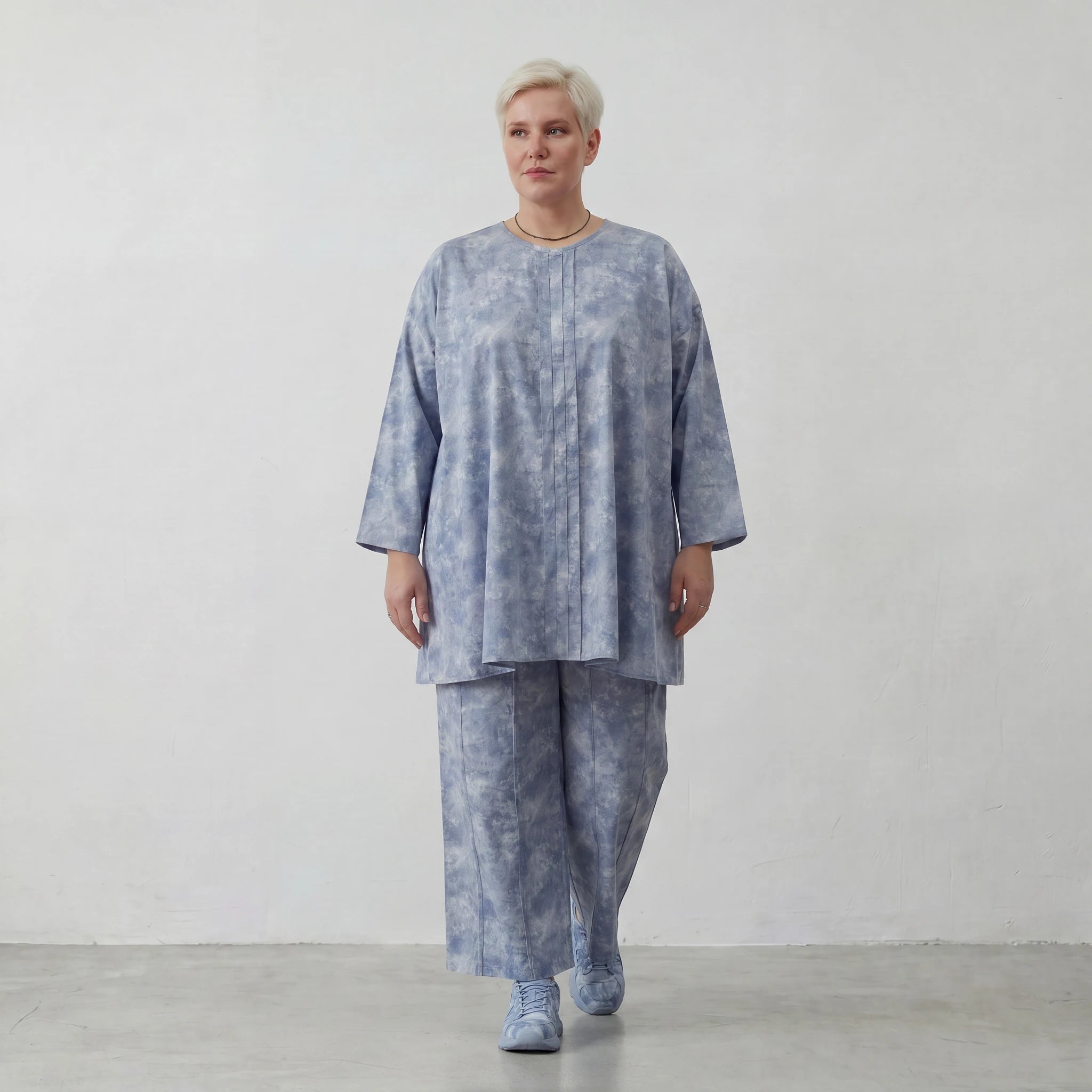 Luftiges Oversize A-Form Shirt aus feiner Baumwollpopeline im ausgefallenen Lagenlook, Jeansblau