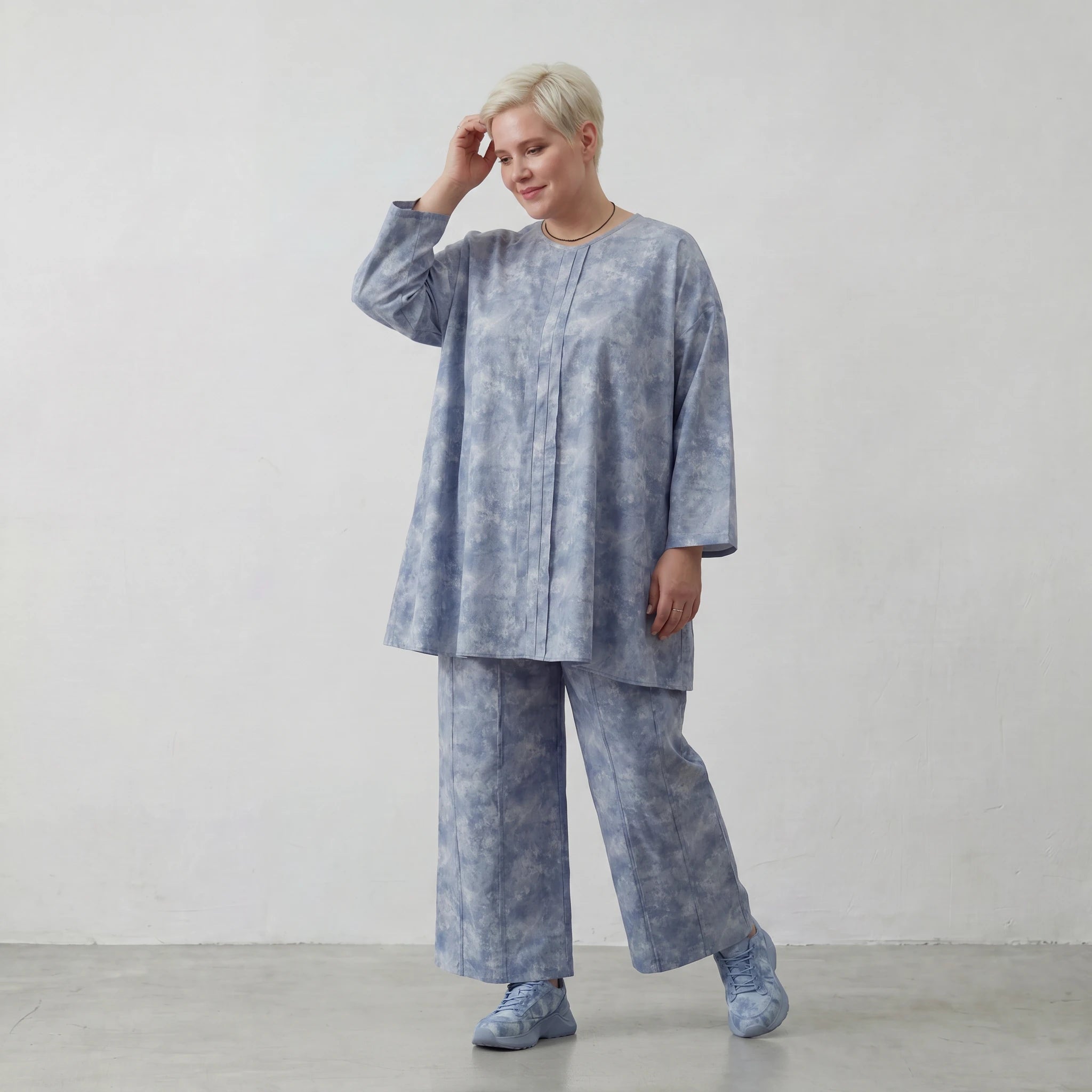 Luftiges Oversize A-Form Shirt aus feiner Baumwollpopeline im ausgefallenen Lagenlook, Jeansblau