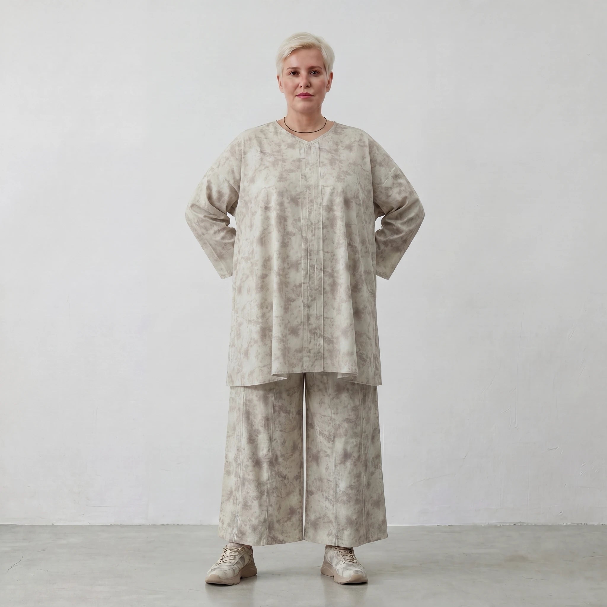 Luftig leichte Lagenlook Hose aus feiner Baumwollpopeline mit weitem Bein und Batikmuster, Sand