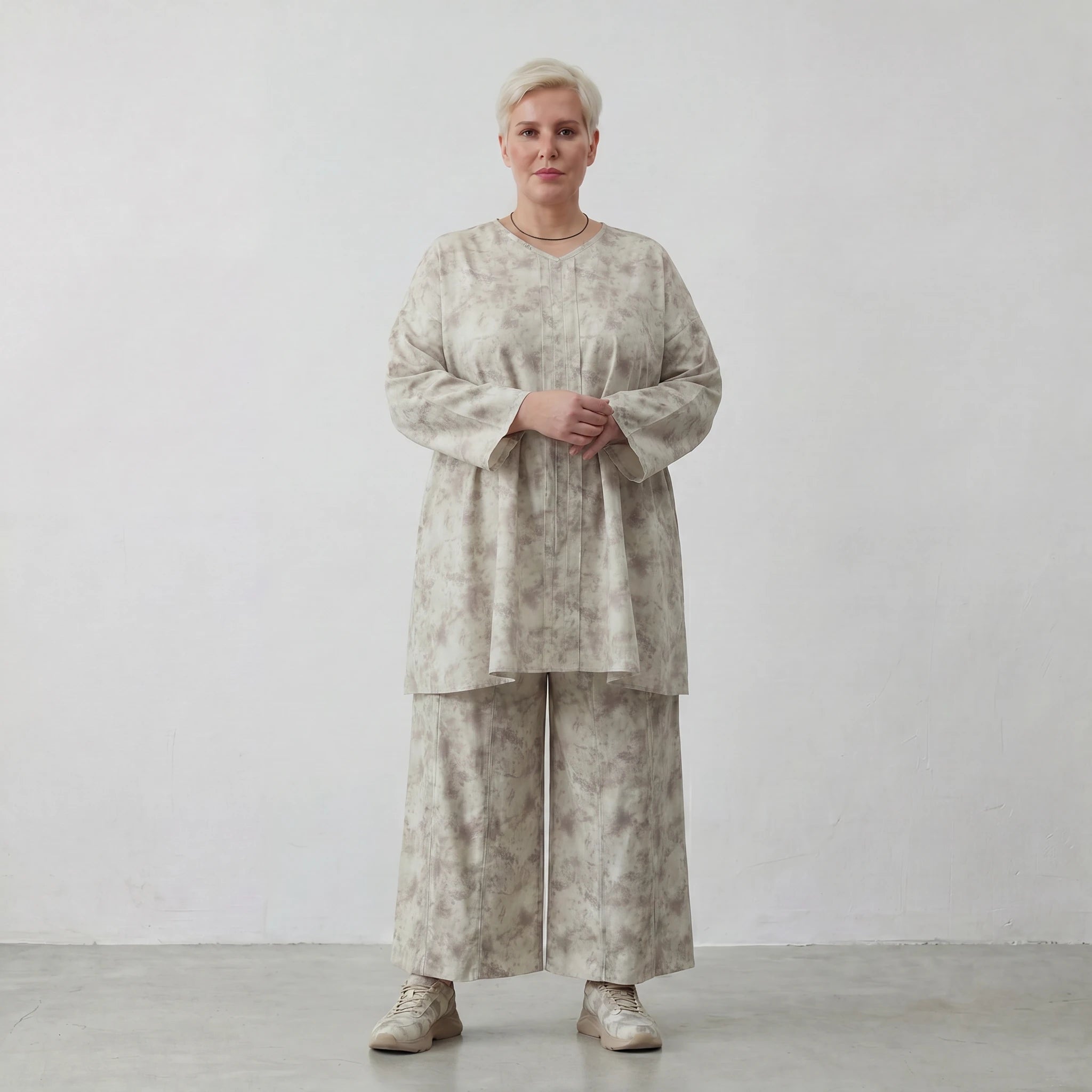 Luftig leichte Lagenlook Hose aus feiner Baumwollpopeline mit weitem Bein und Batikmuster, Sand