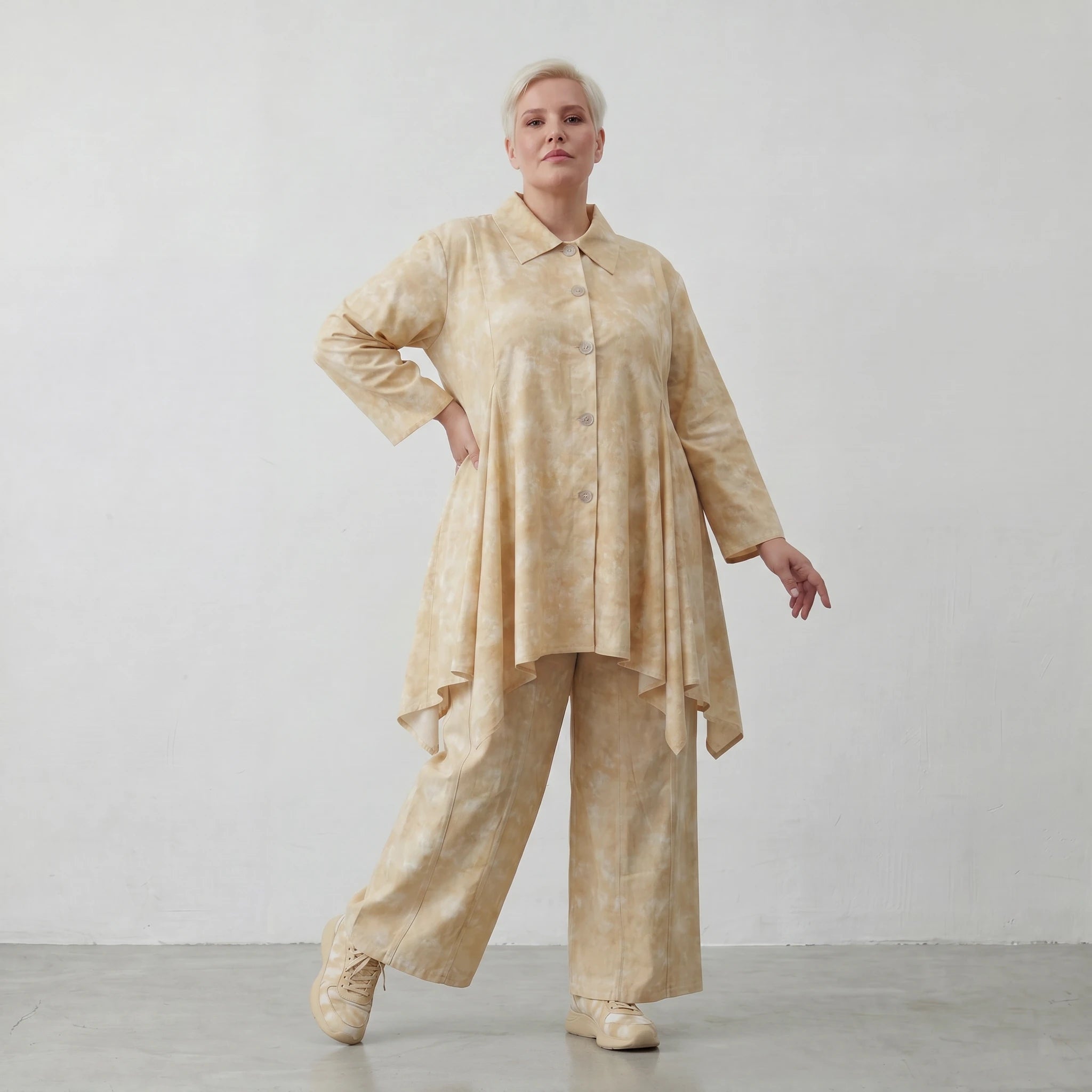 Leicht zipfelige Oversize Bluse aus feiner Baumwoll Popeline im zeitlosen Lagenlook, Vanille