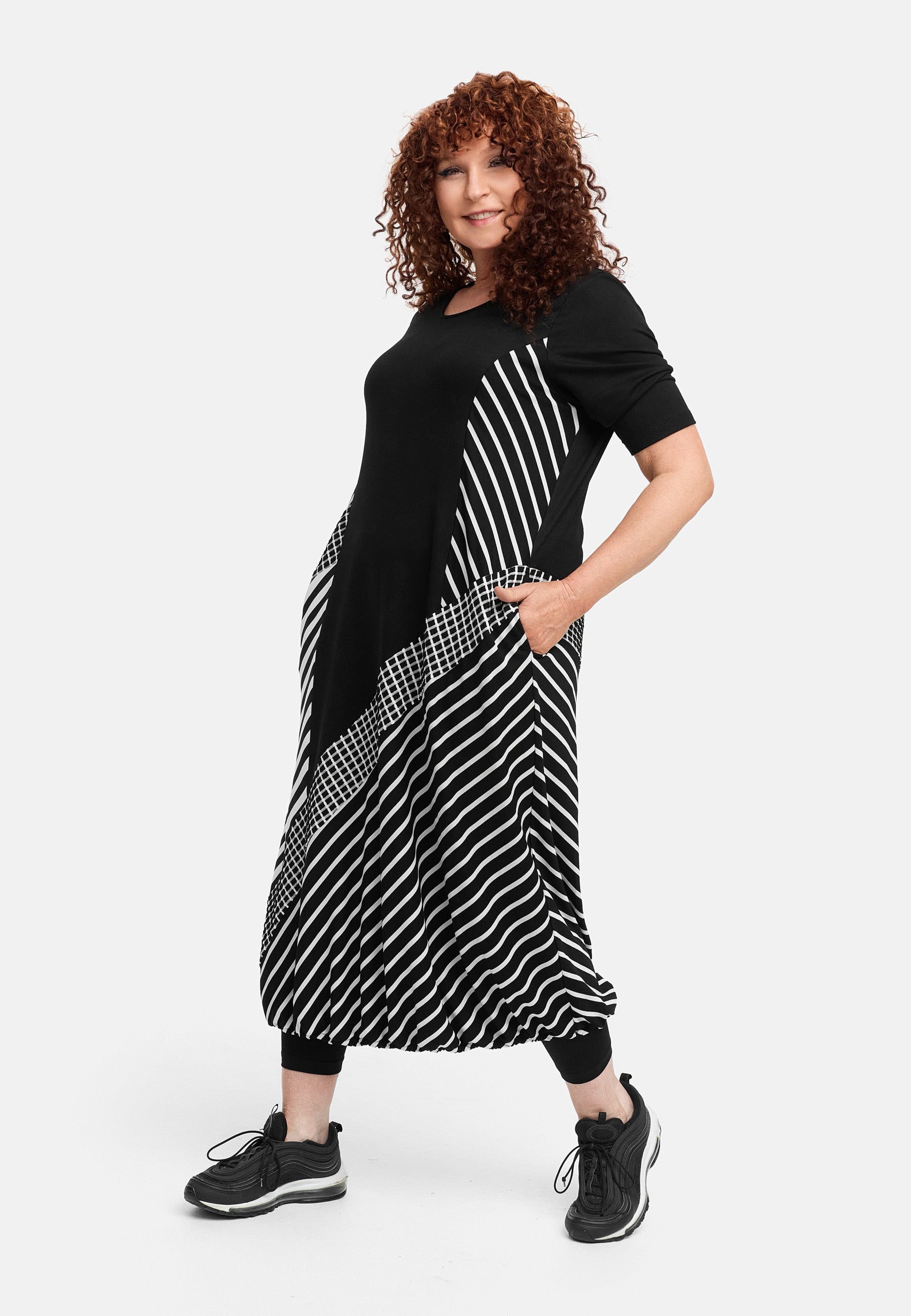  Do Your Best Kleid in gerader Form, aus Viskose, D927, Schwarz, Abstrakt, Schick, Modern