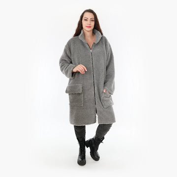  Stylische Oversize-Jacke mit Stehkragen und aufgesetzten Taschen für Plus-Size-Fashion-Liebhaber