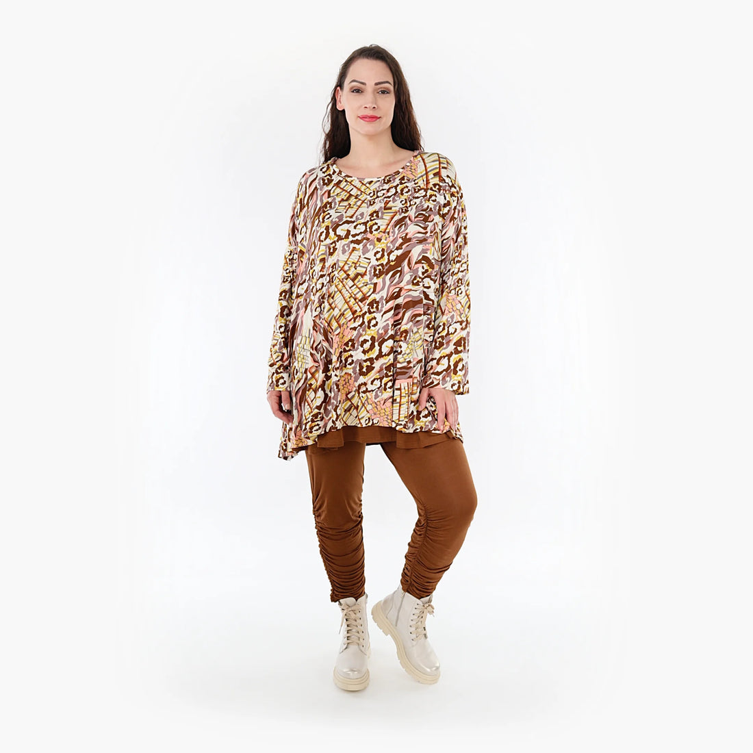  A-Form Shirt aus weichem Viskose-Jersey in Cognac, Rose und Weiß für lässigen Herbst-Look